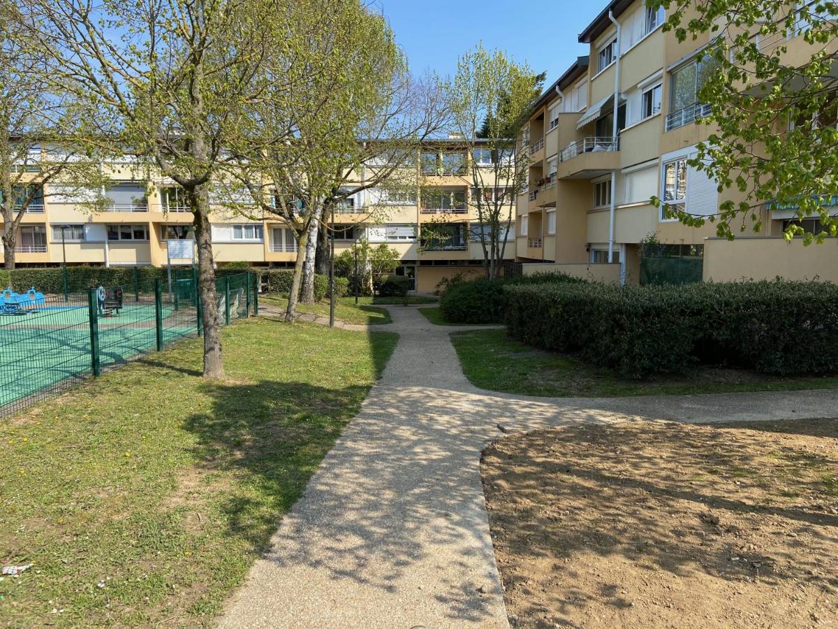 Chambre calme (Mars) - proche Paris et TGV en Massy