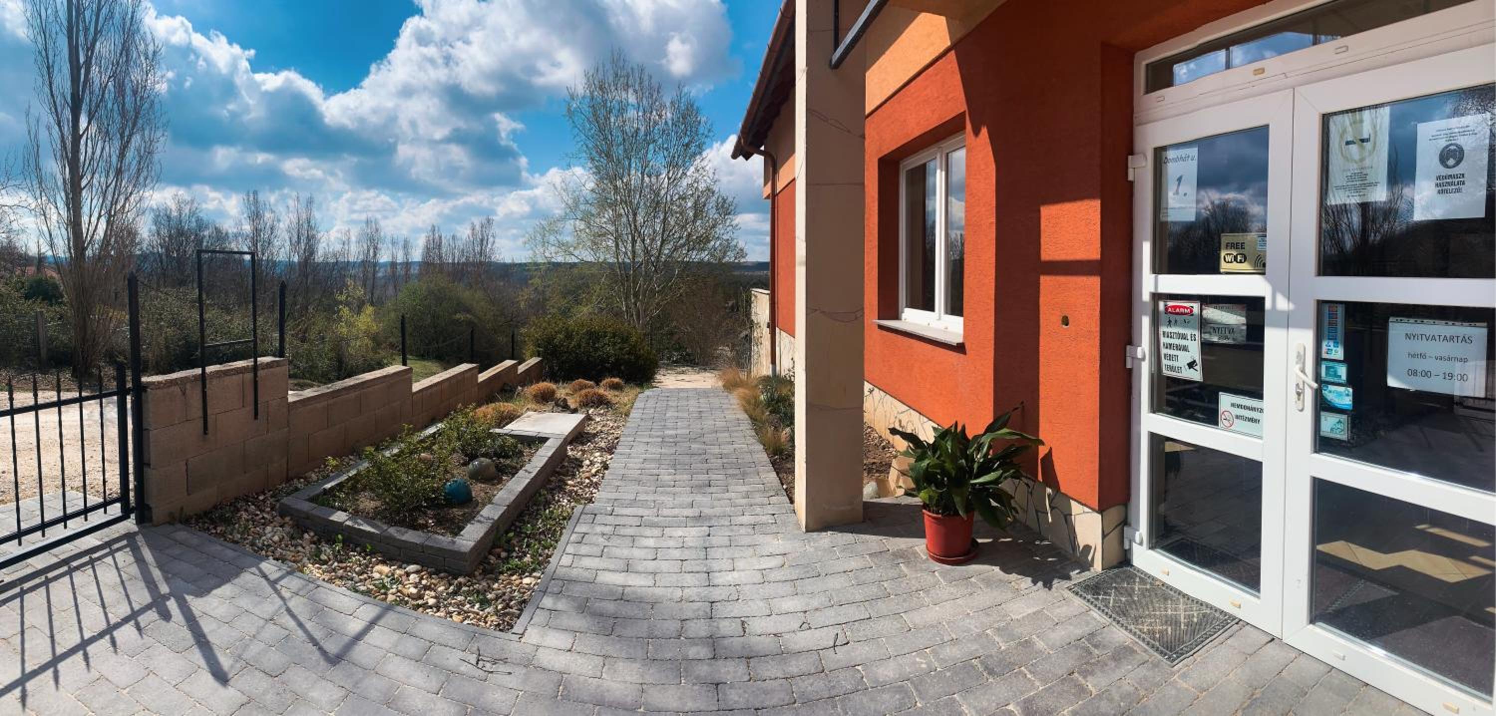 Tündérszikla Panzió view 3