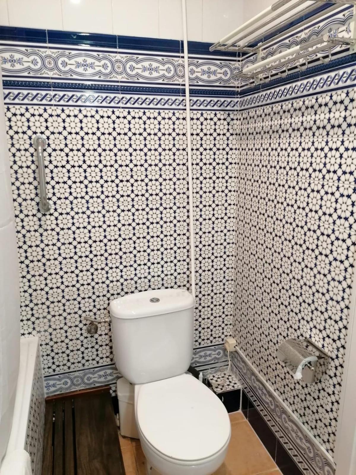 Casa Consell Gran Via, Guest House