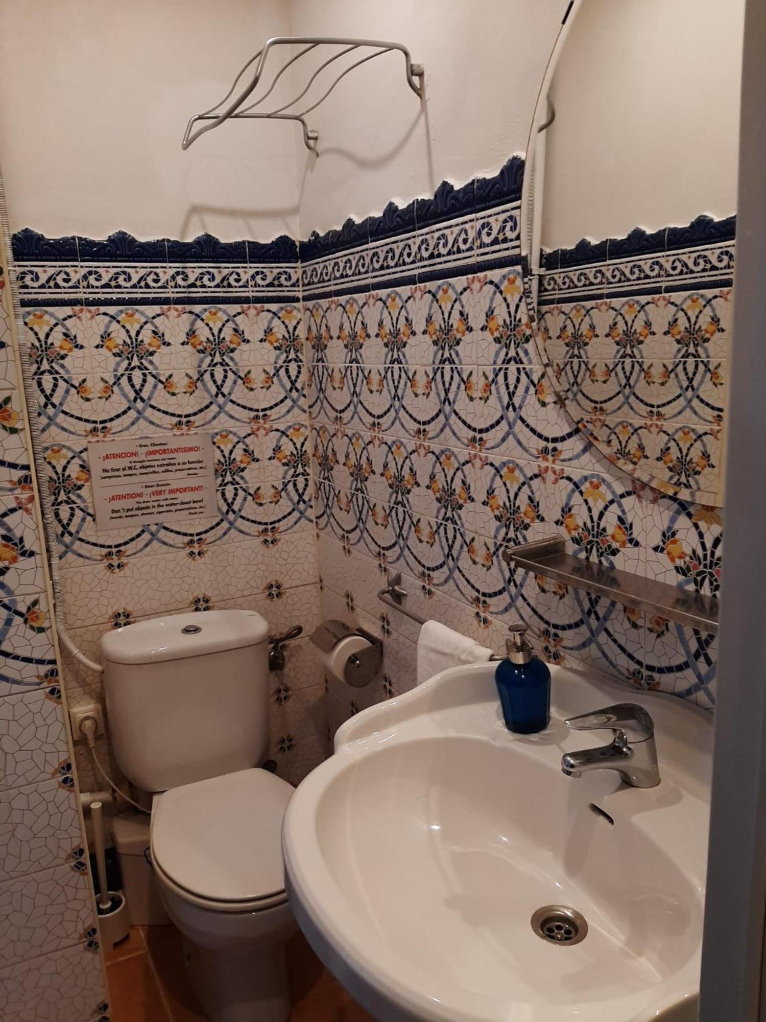 Casa Consell Gran Via, Guest House