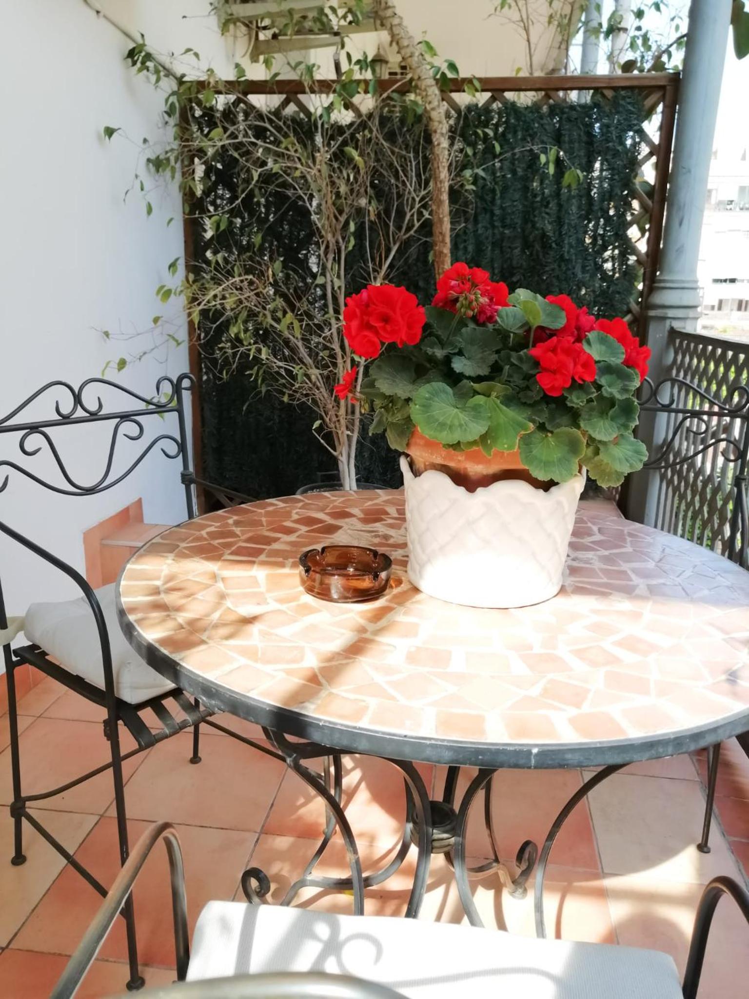 Casa Consell Gran Via, Guest House
