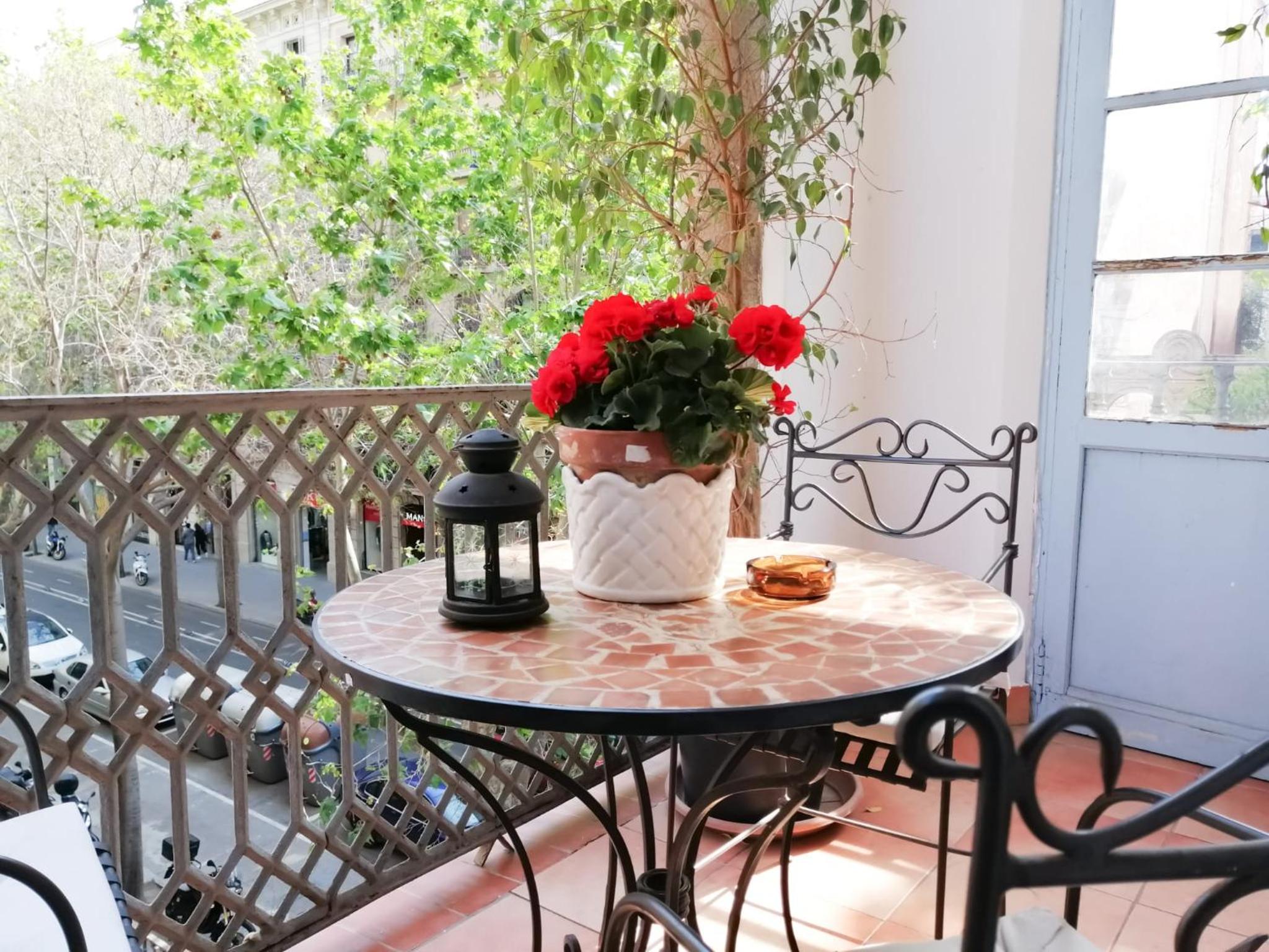 Casa Consell Gran Via, Guest House