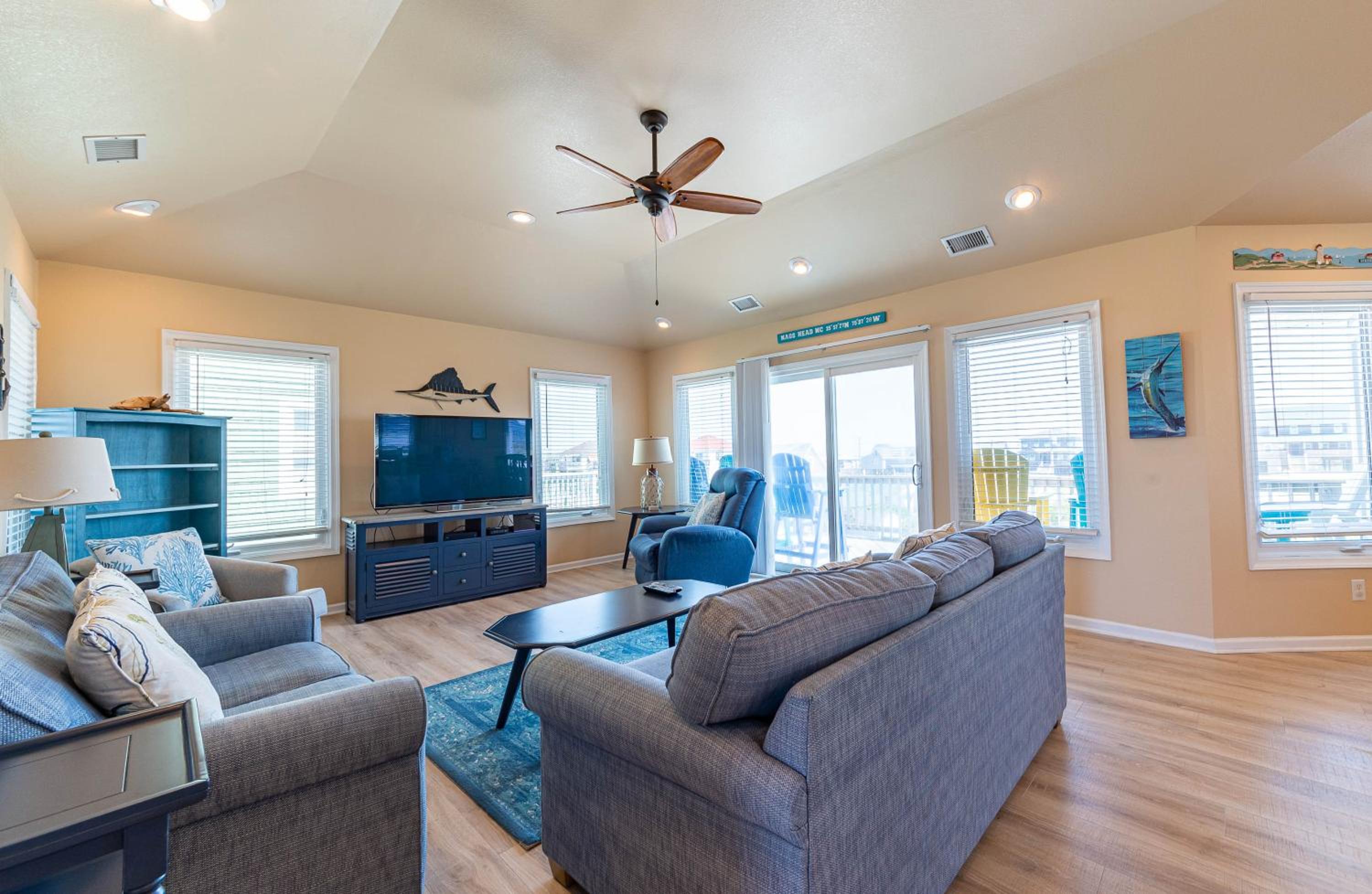 Shorenuff - Nags Head MP 11, Ocean View, Beach 200 Yds, Pool, Hot Tub, Pool Table, YR Flex Stays