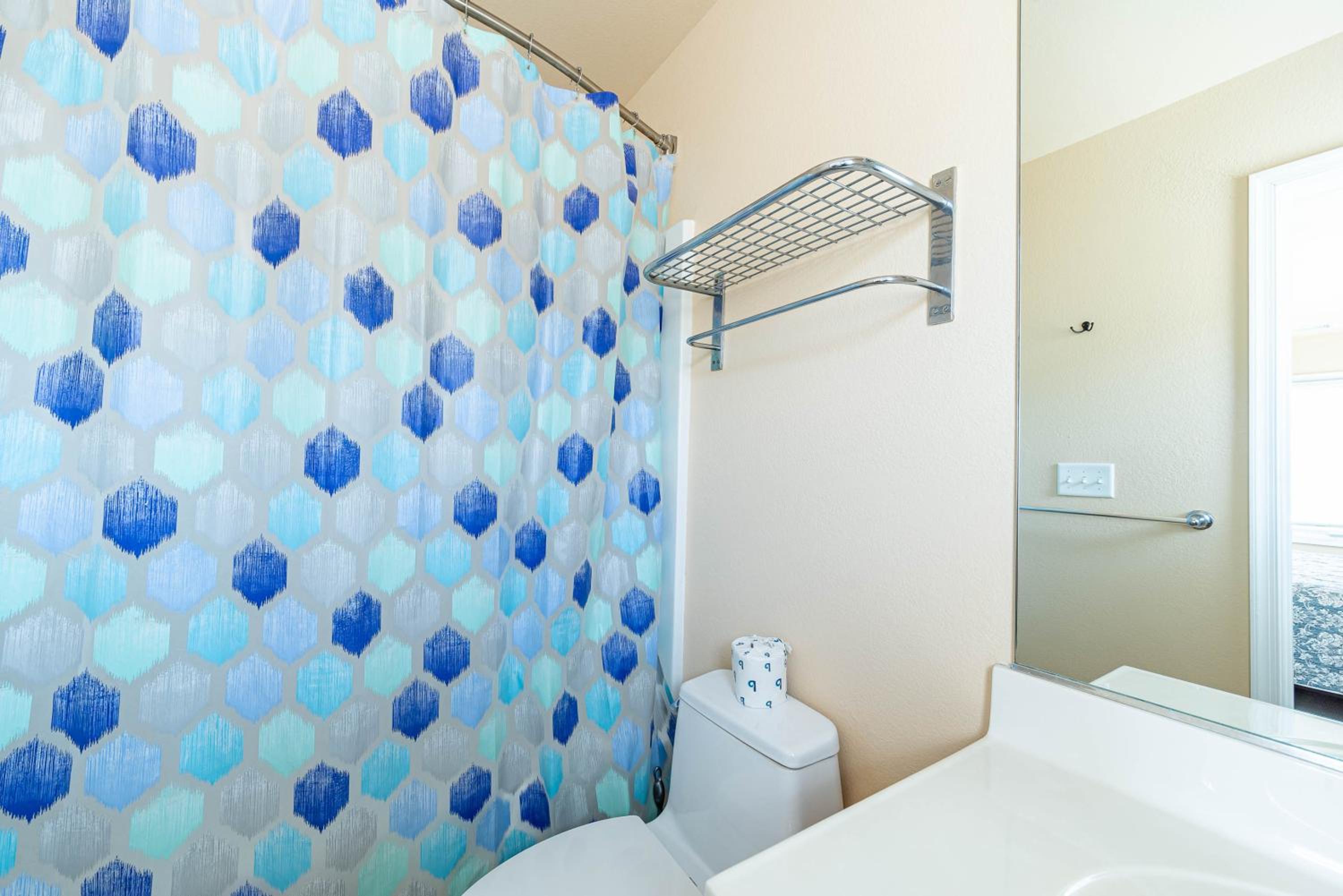 Shorenuff - Nags Head MP 11, Ocean View, Beach 200 Yds, Pool, Hot Tub, Pool Table, YR Flex Stays