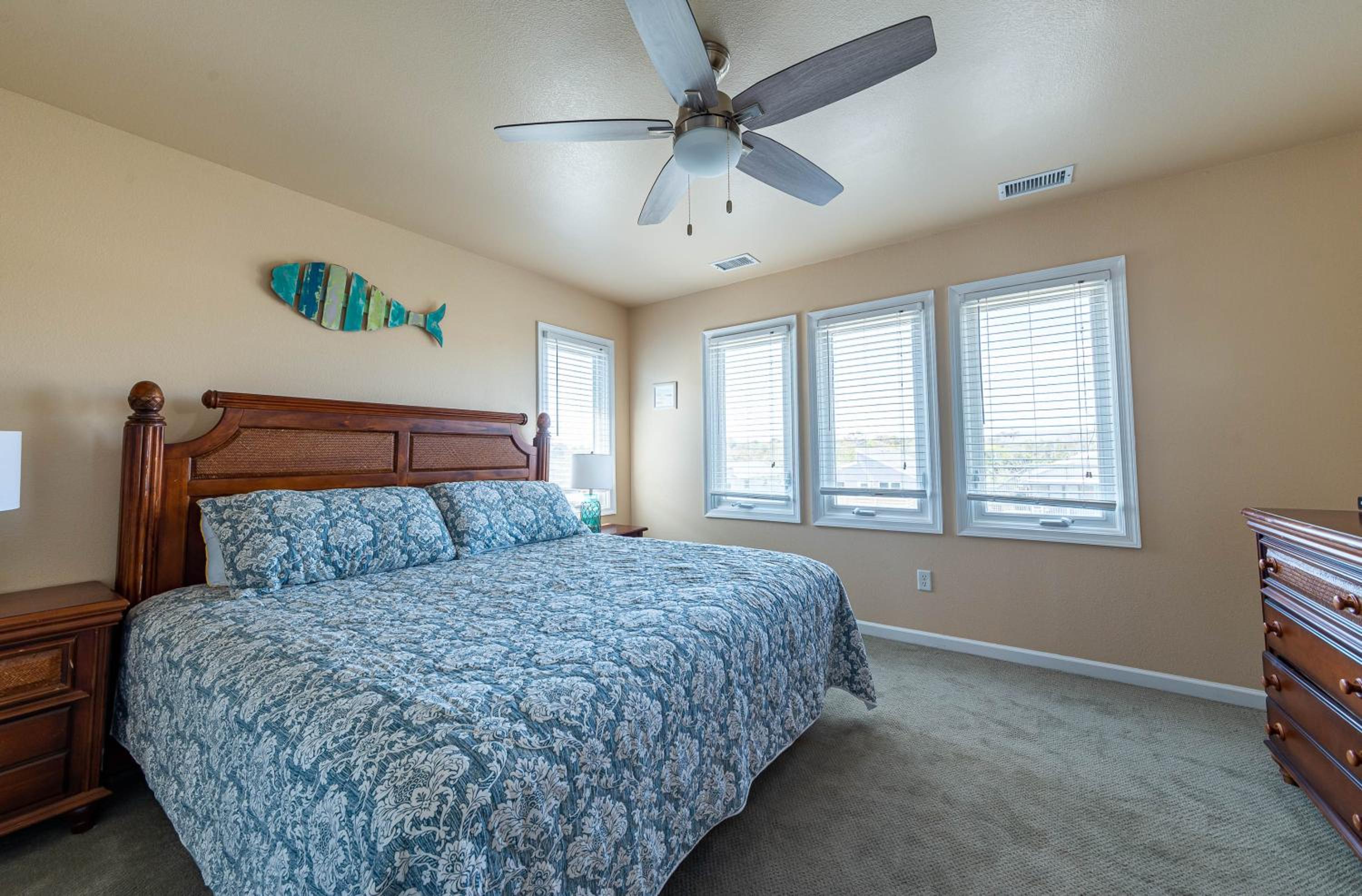 Shorenuff - Nags Head MP 11, Ocean View, Beach 200 Yds, Pool, Hot Tub, Pool Table, YR Flex Stays