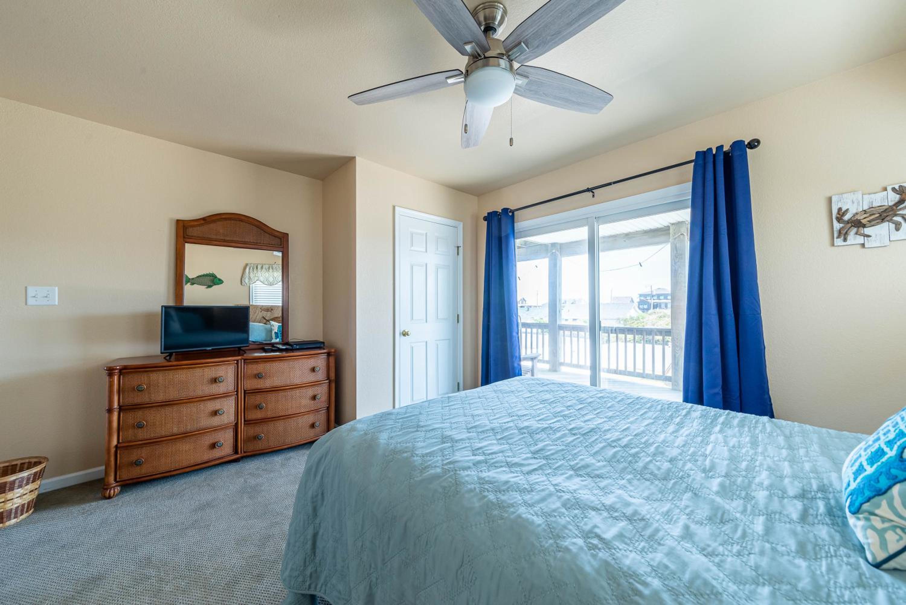 Shorenuff - Nags Head MP 11, Ocean View, Beach 200 Yds, Pool, Hot Tub, Pool Table, YR Flex Stays