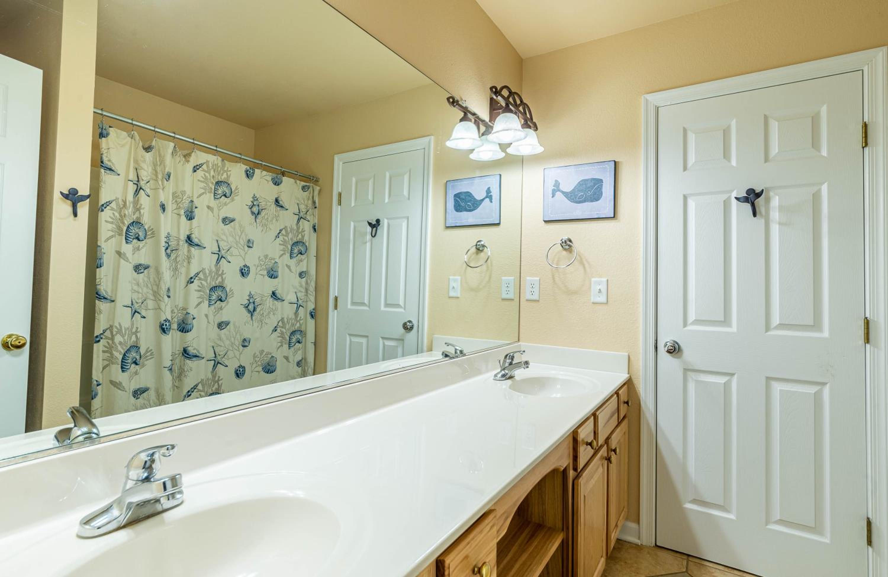 Shorenuff - Nags Head MP 11, Ocean View, Beach 200 Yds, Pool, Hot Tub, Pool Table, YR Flex Stays