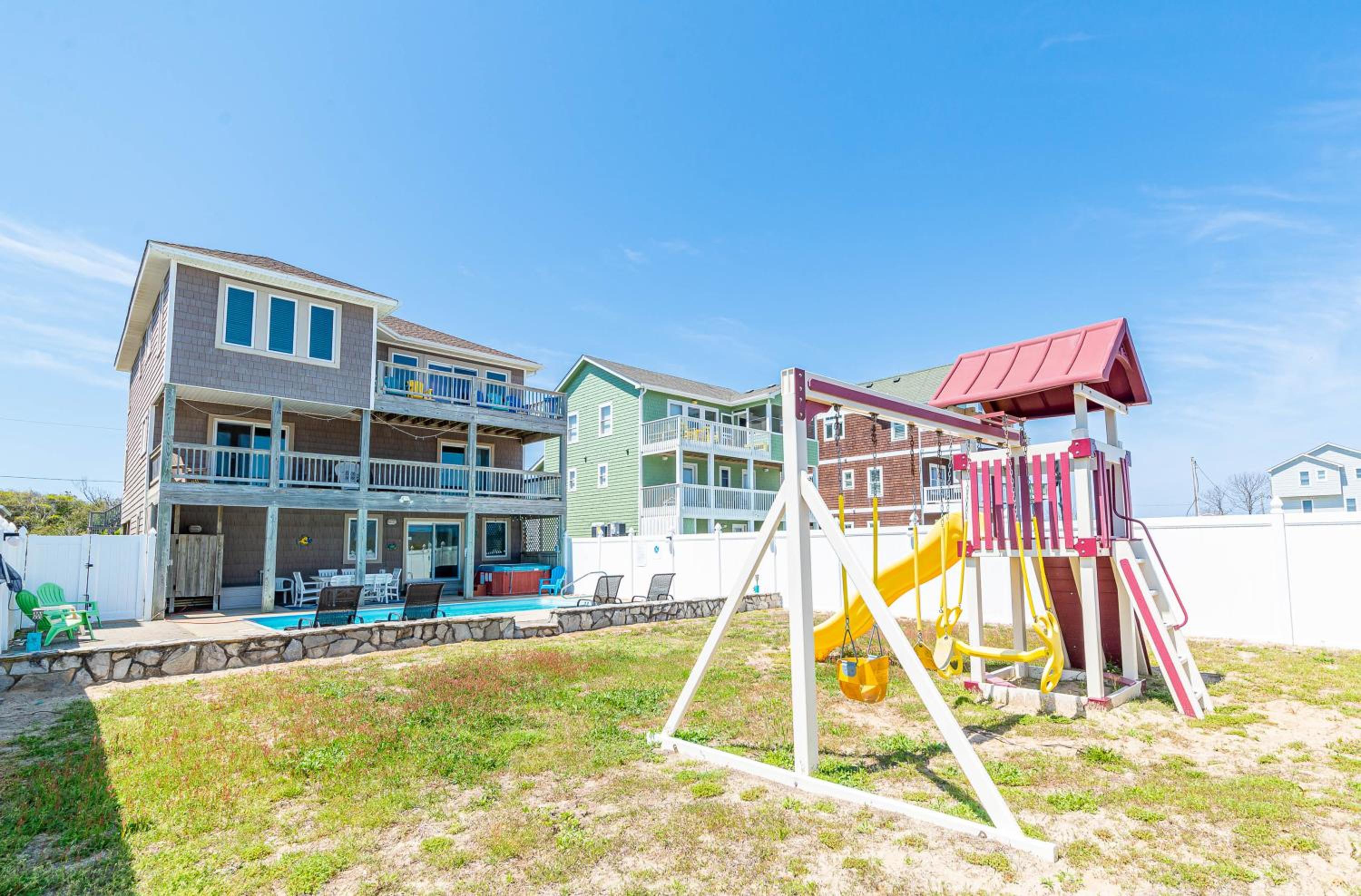 Shorenuff - Nags Head MP 11, Ocean View, Beach 200 Yds, Pool, Hot Tub, Pool Table, YR Flex Stays
