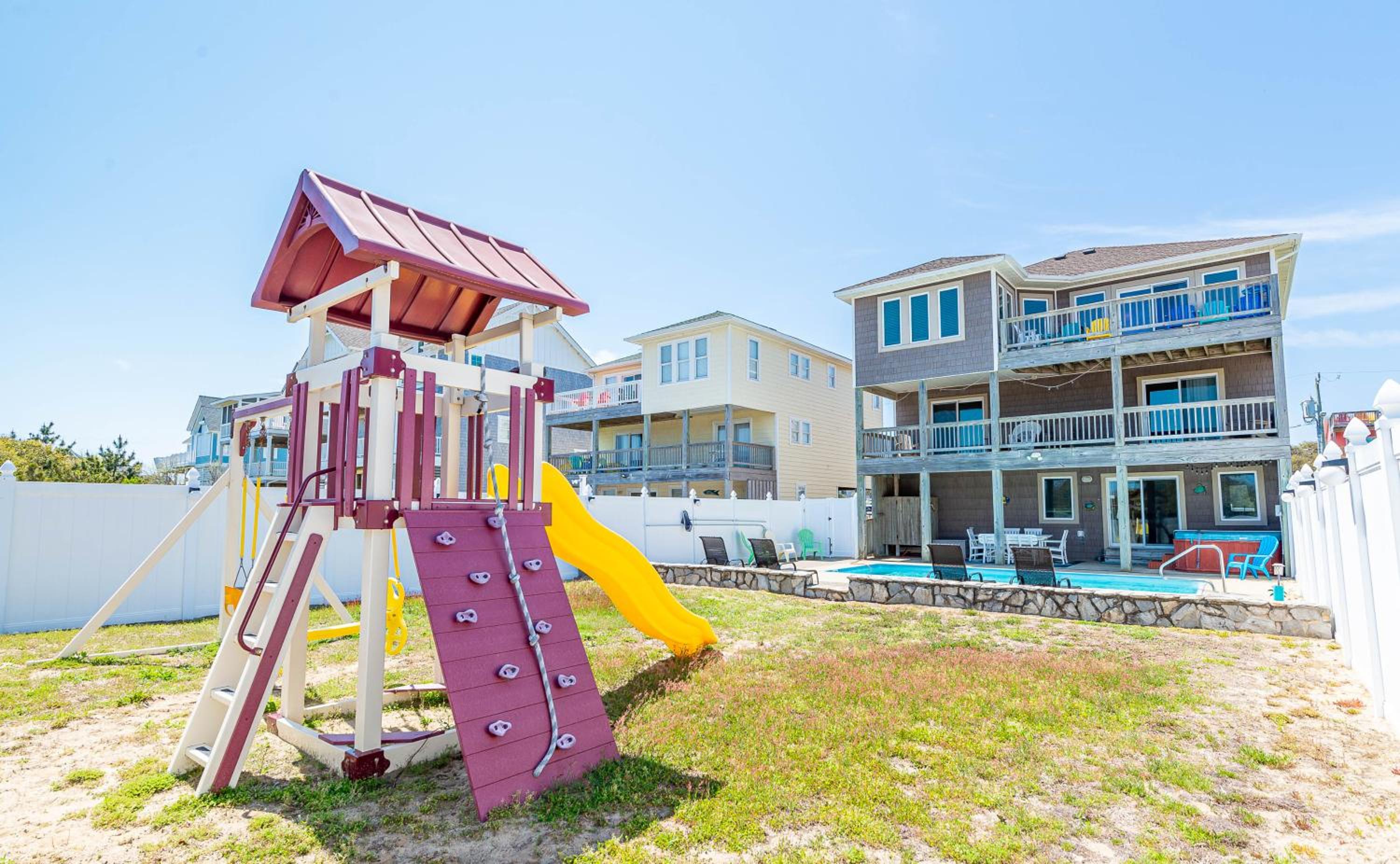 Shorenuff - Nags Head MP 11, Ocean View, Beach 200 Yds, Pool, Hot Tub, Pool Table, YR Flex Stays