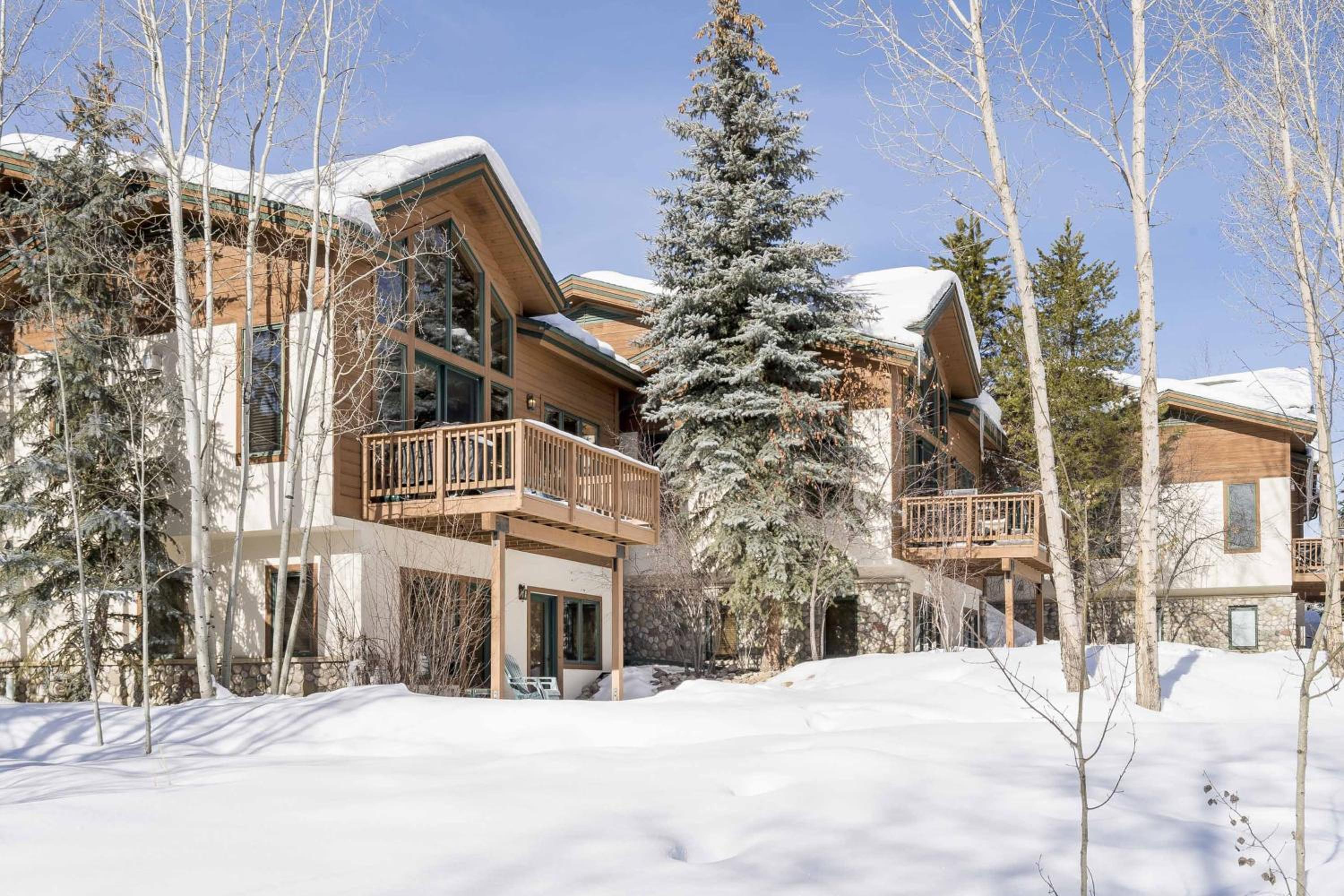 Hotel Evergreens 04 - Image 1