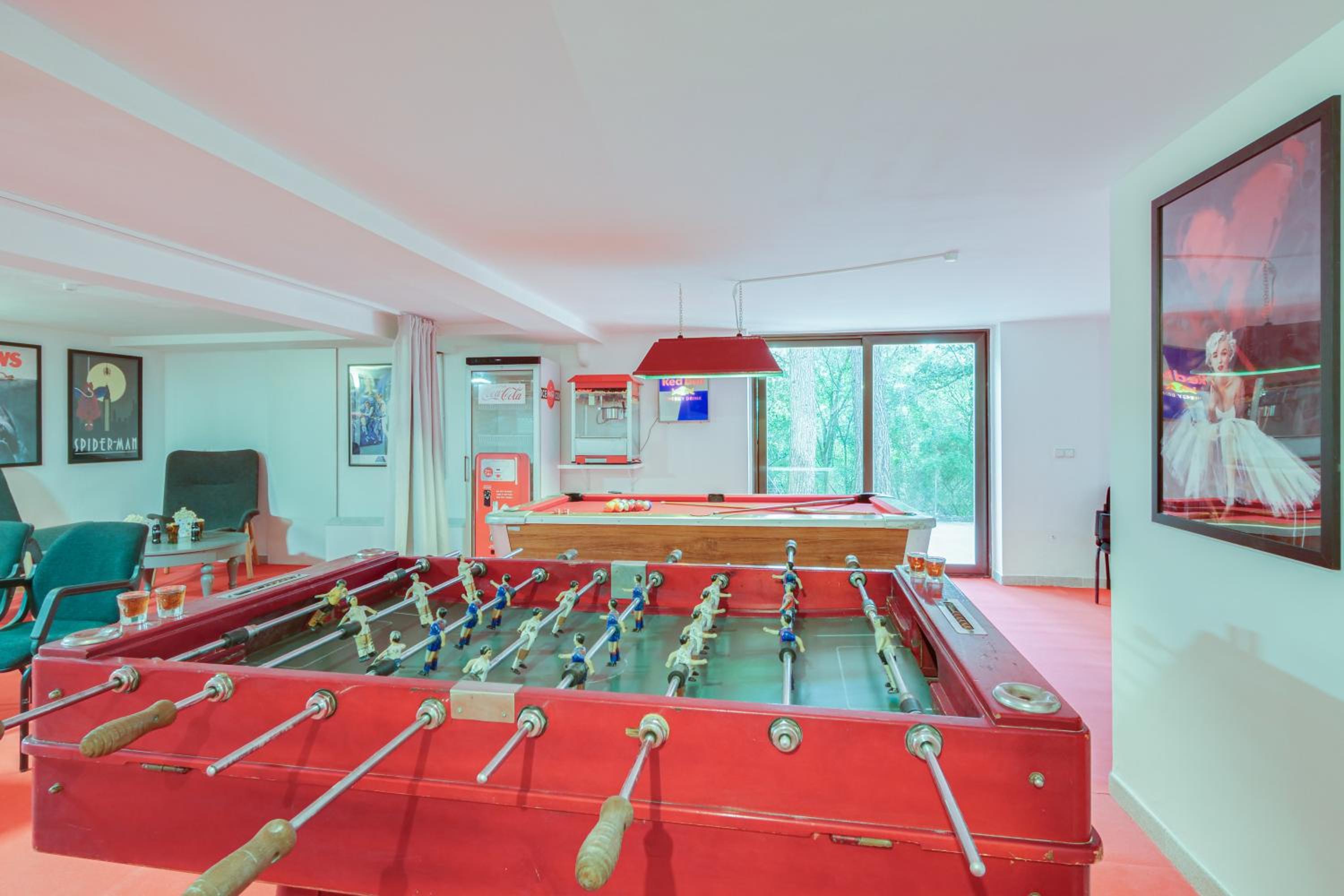 Villa MAGNA,Traumvilla-2 Pools,Whirlpool,Aussenküche,Kinosaal, Billard,Bierzapfhahn, Kinderhaus view 3