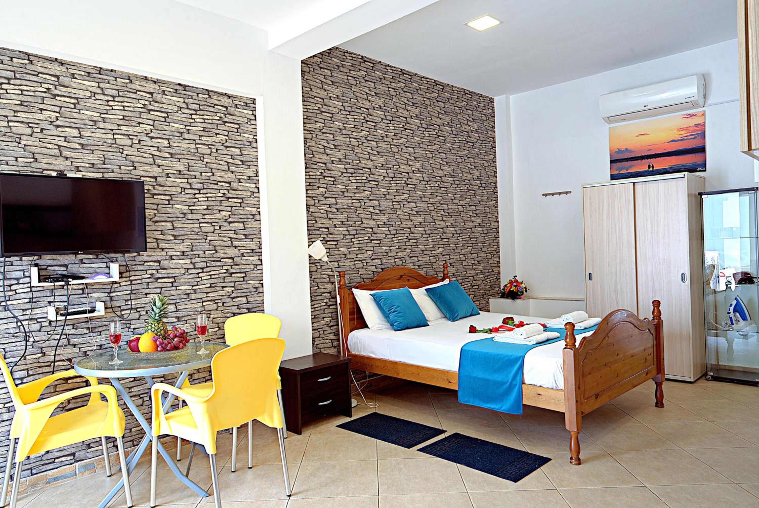 Pieris Apartments