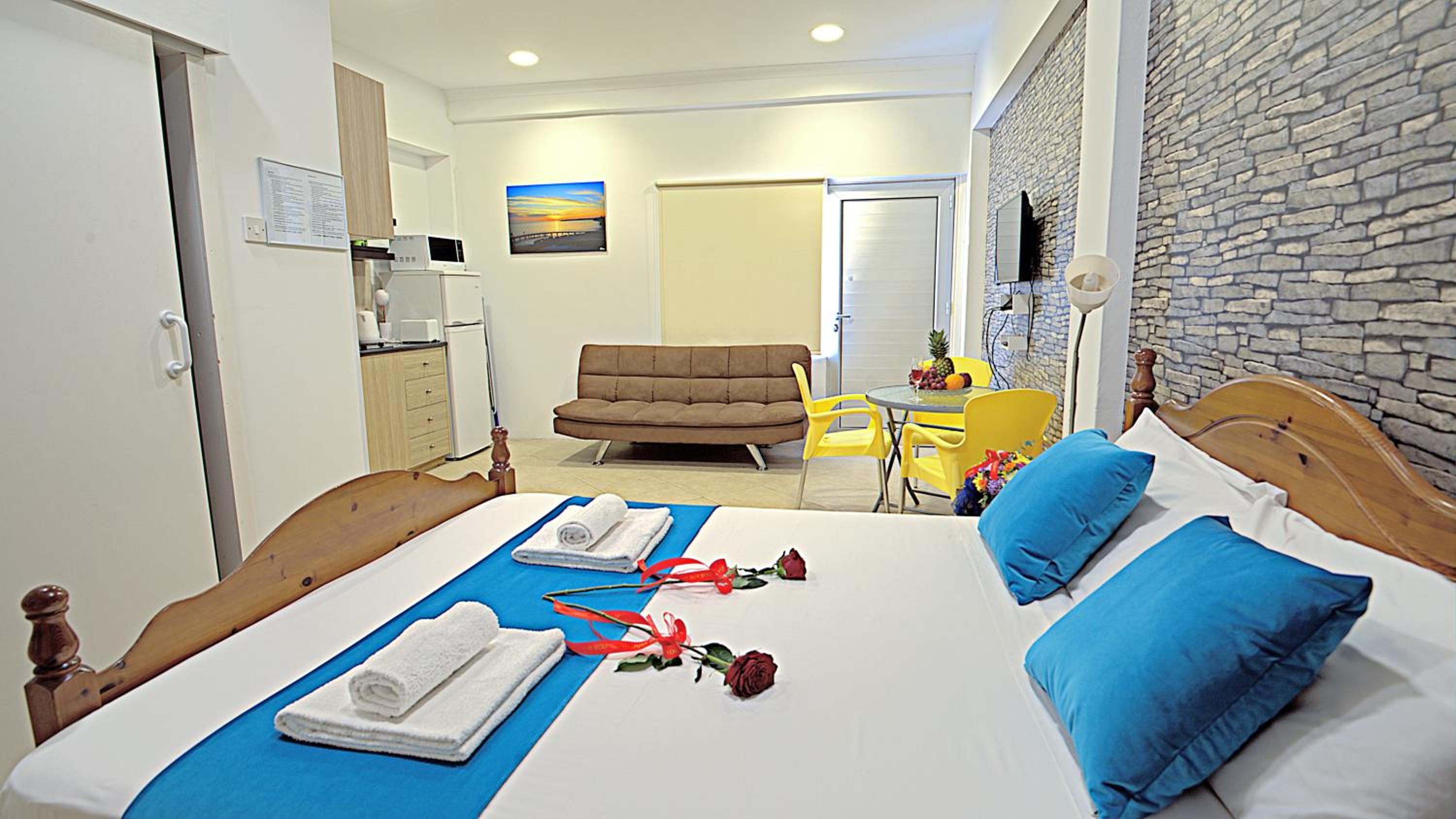 Pieris Apartments