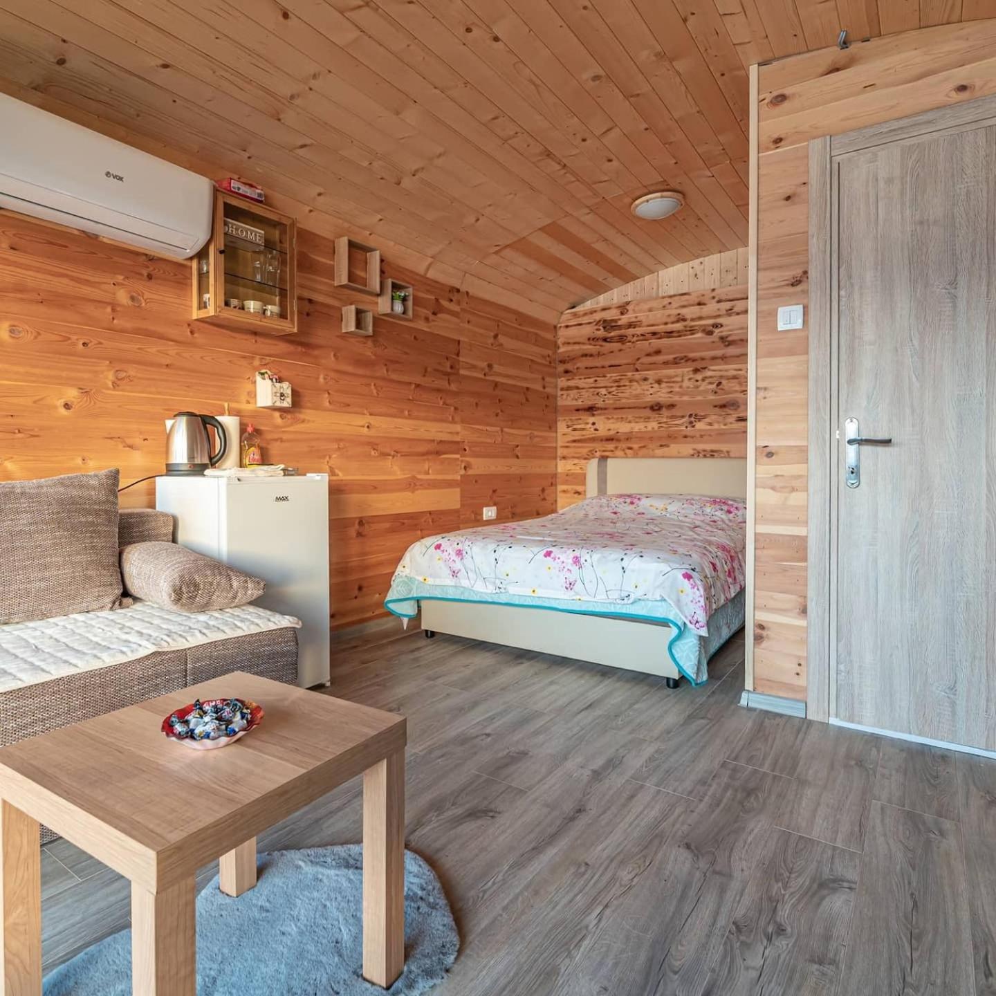 Studio apartment Dunja view 3