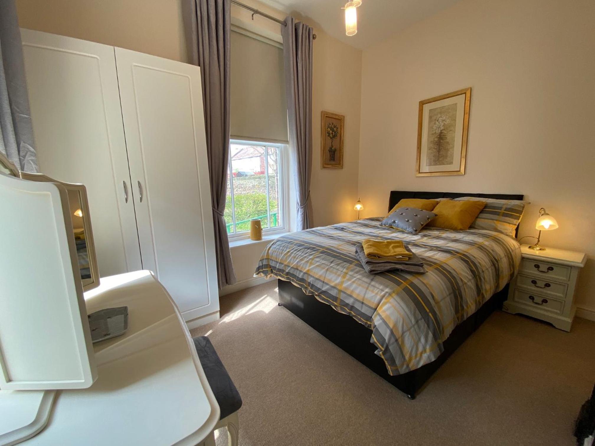 Fabulous 2 bed Historic Ground floor apartment Belper with free car parking next to property view 2