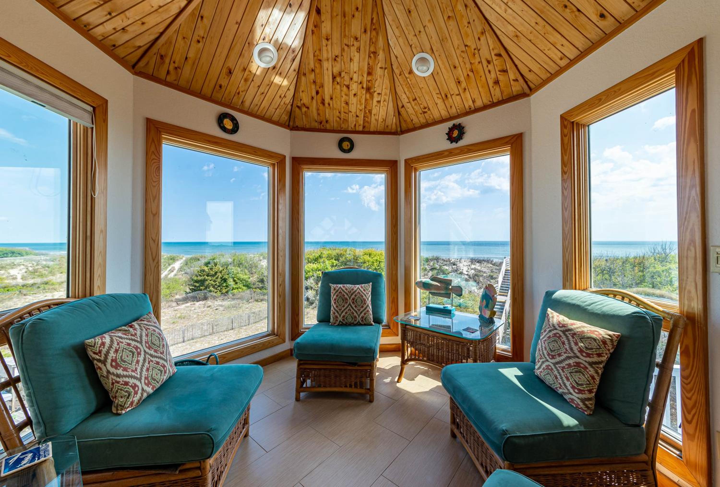 So Good - Corolla, Crown Point, Oceanfront, Ocean View, Pool, Hot Tub, Pool Table view 5