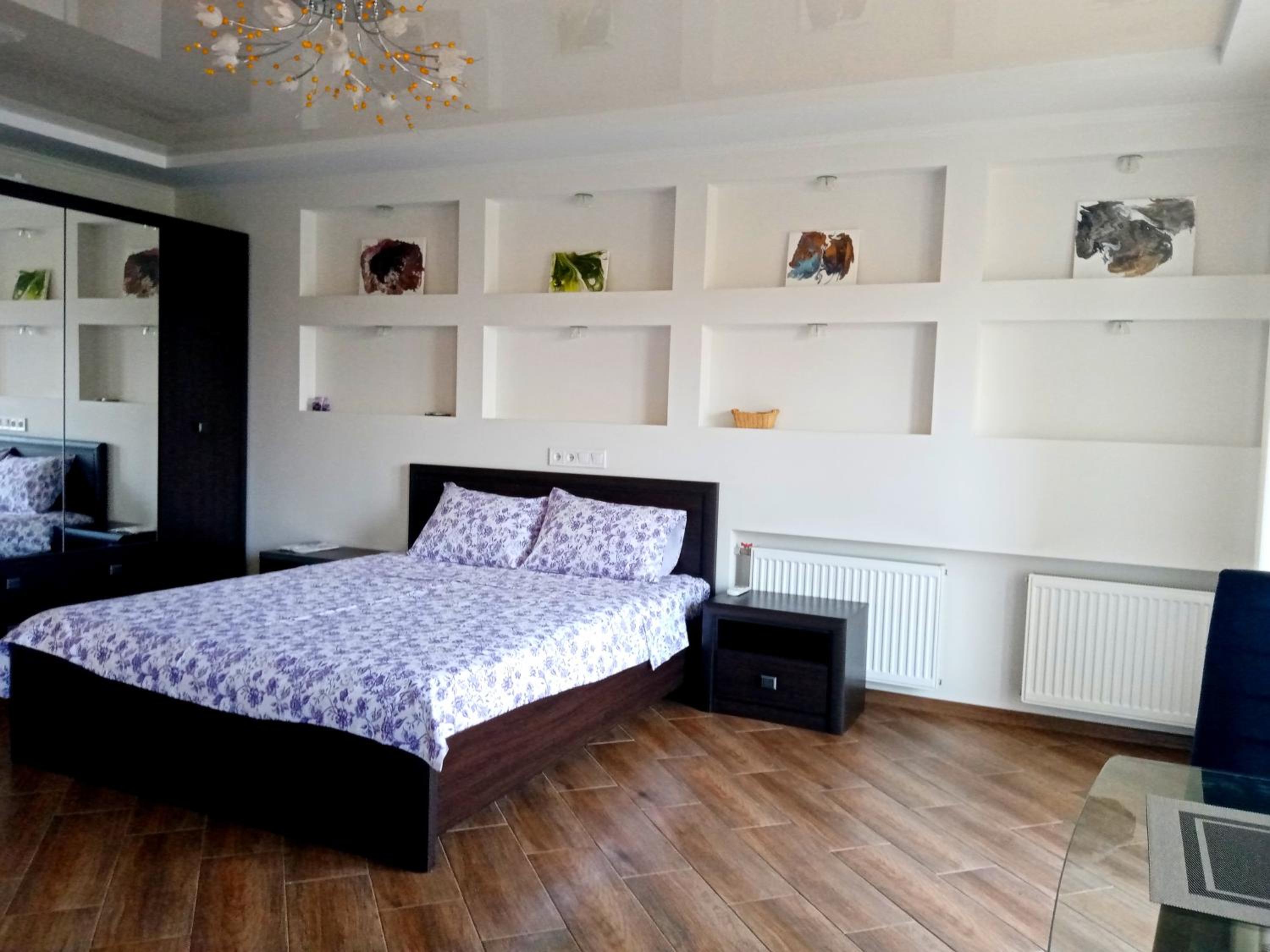 1-room Studio center view 2