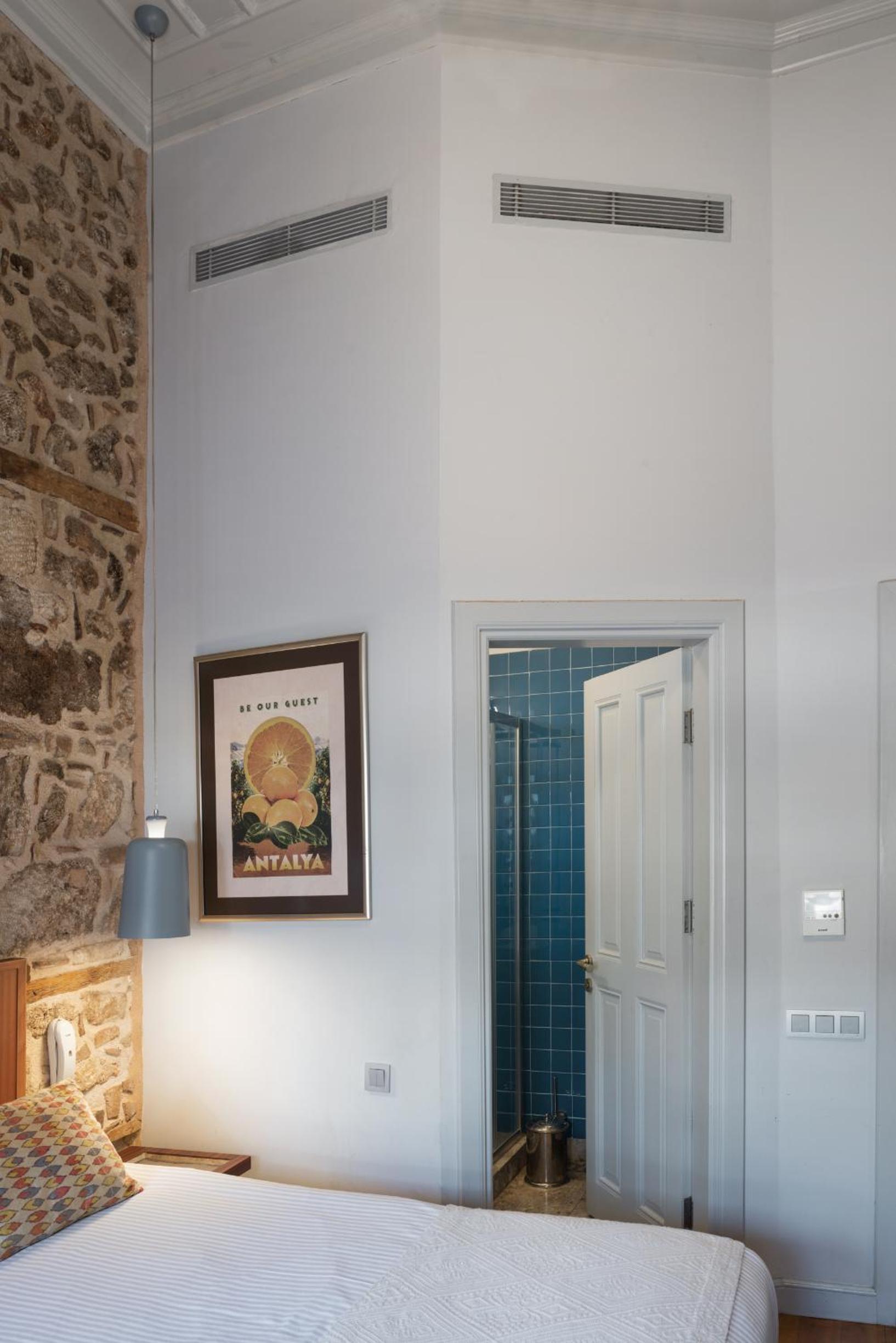 Delight Deluxe Hotel - Image 79