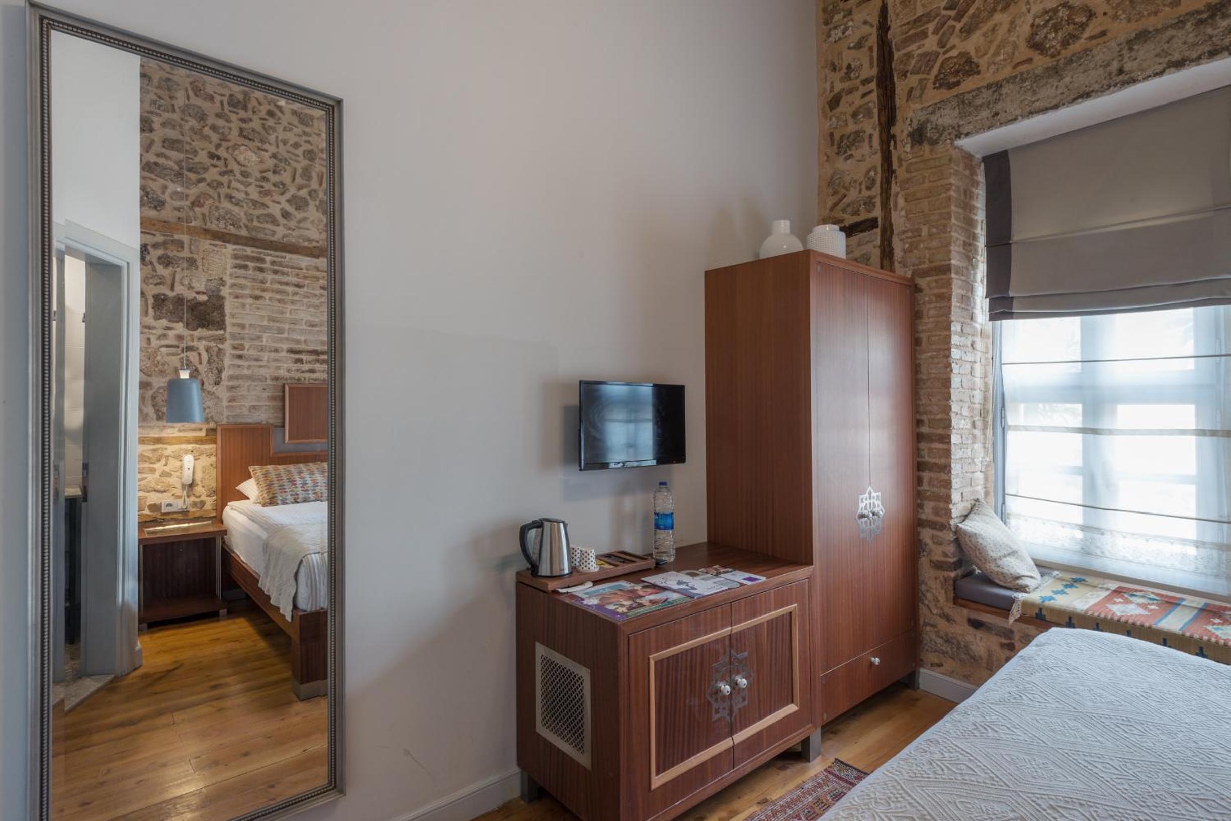 Delight Deluxe Hotel - Image 77