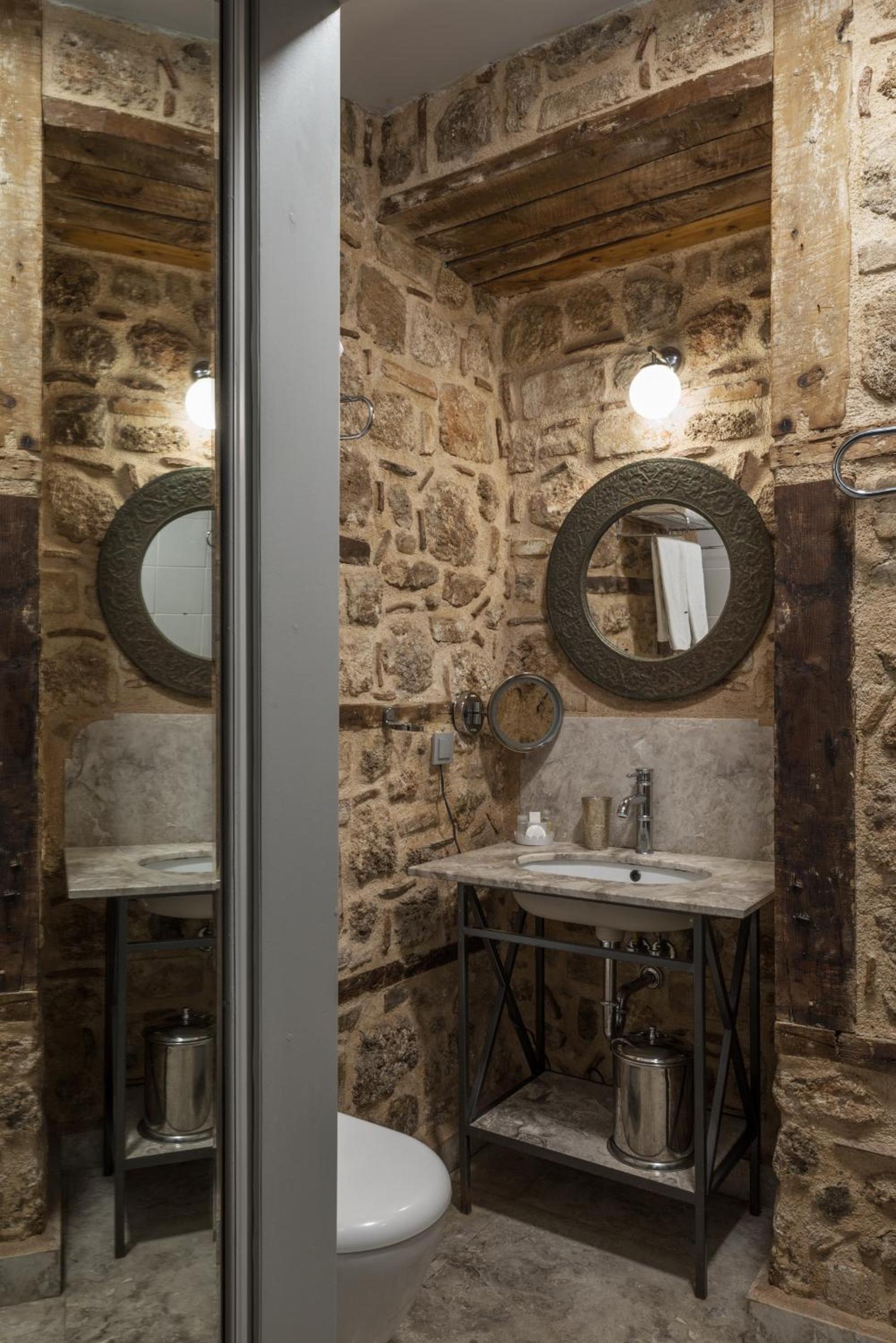 Delight Deluxe Hotel - Image 88