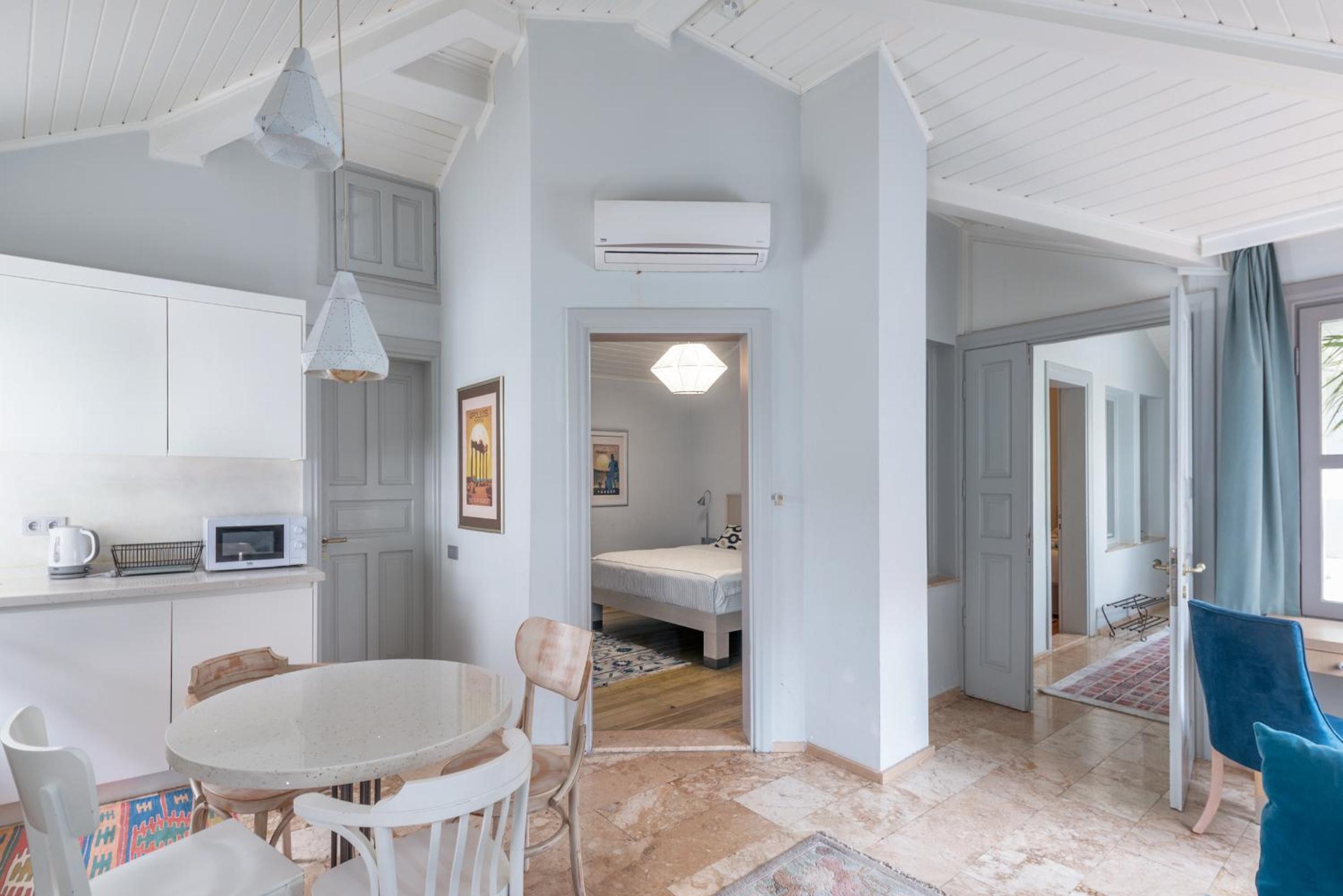 Delight Deluxe Hotel - Image 136