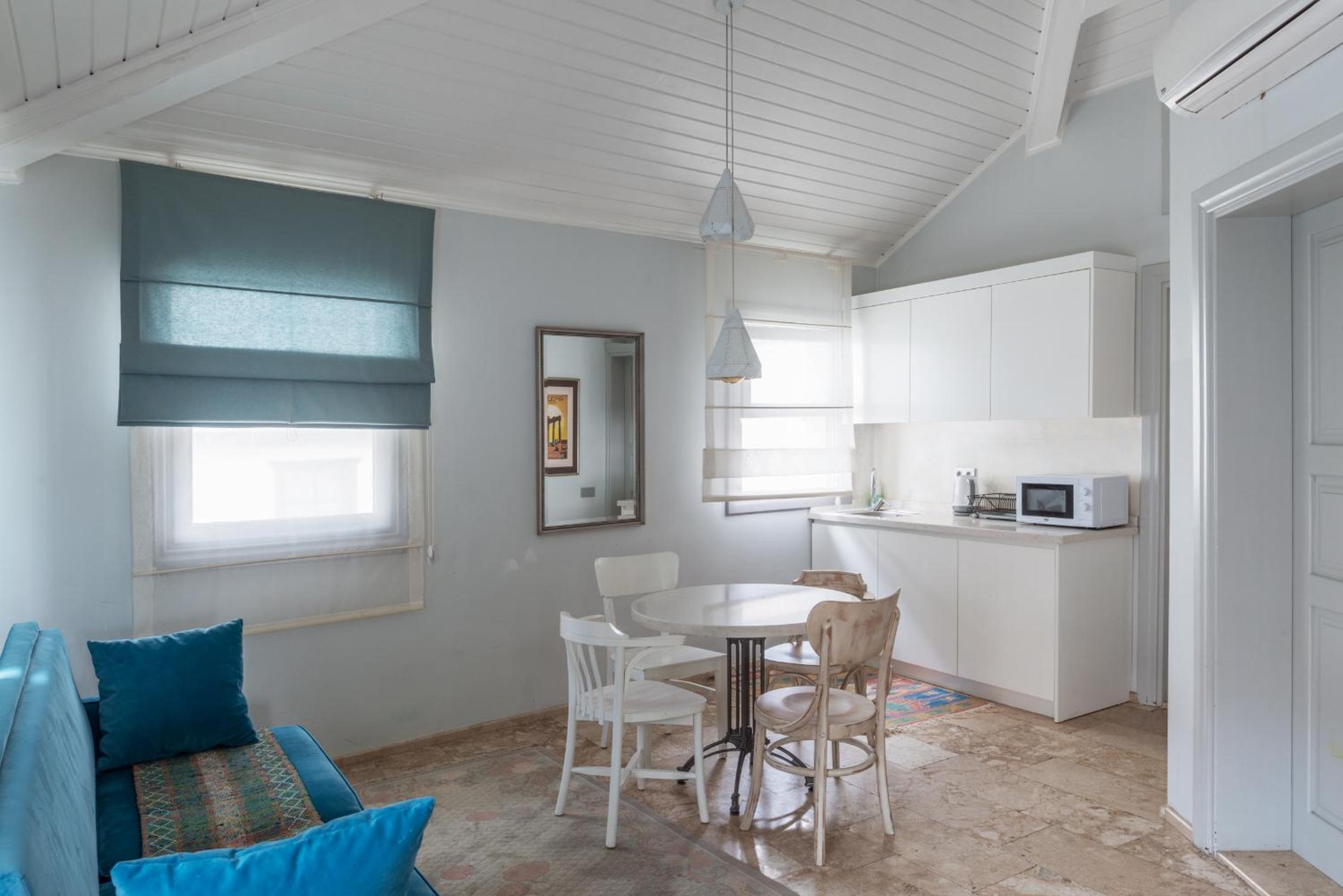 Delight Deluxe Hotel - Image 134