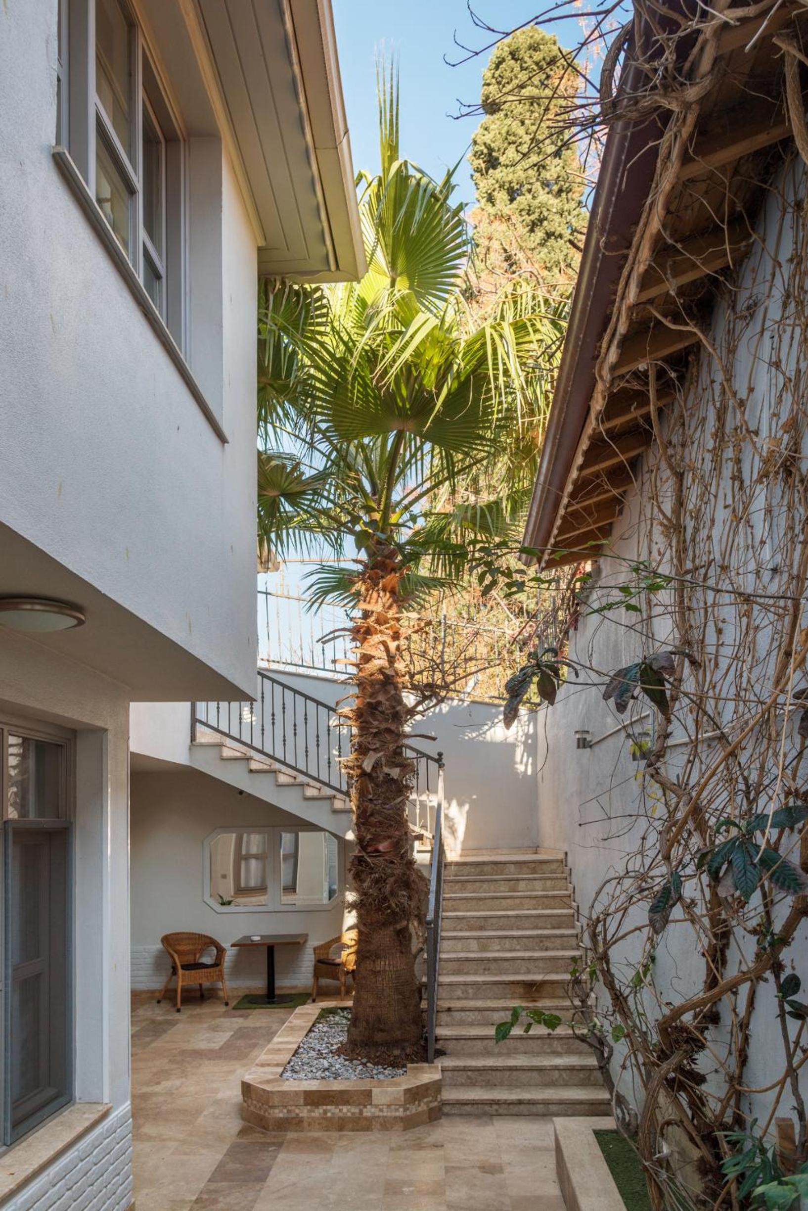 Delight Deluxe Hotel - Image 140