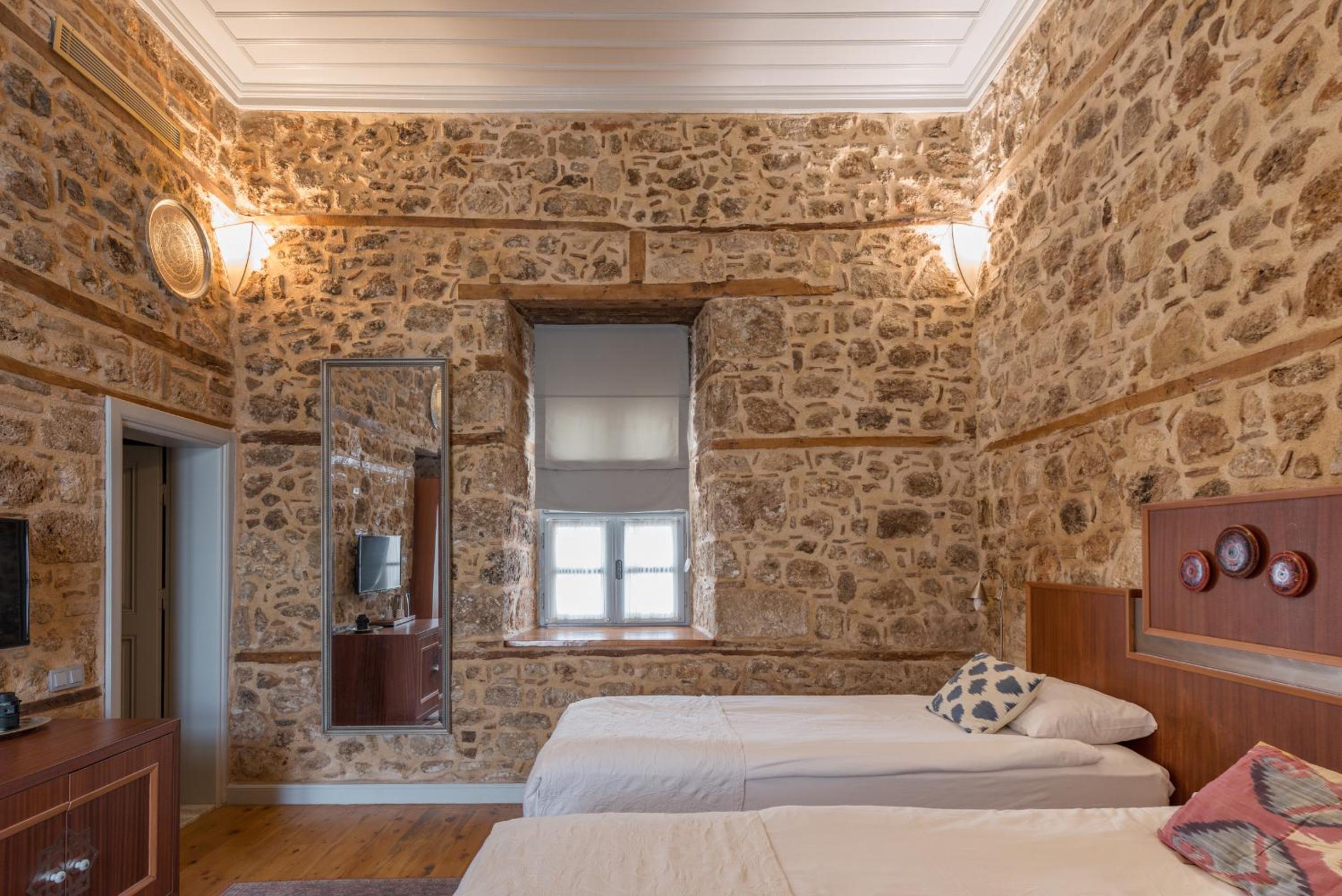 Delight Deluxe Hotel - Image 180