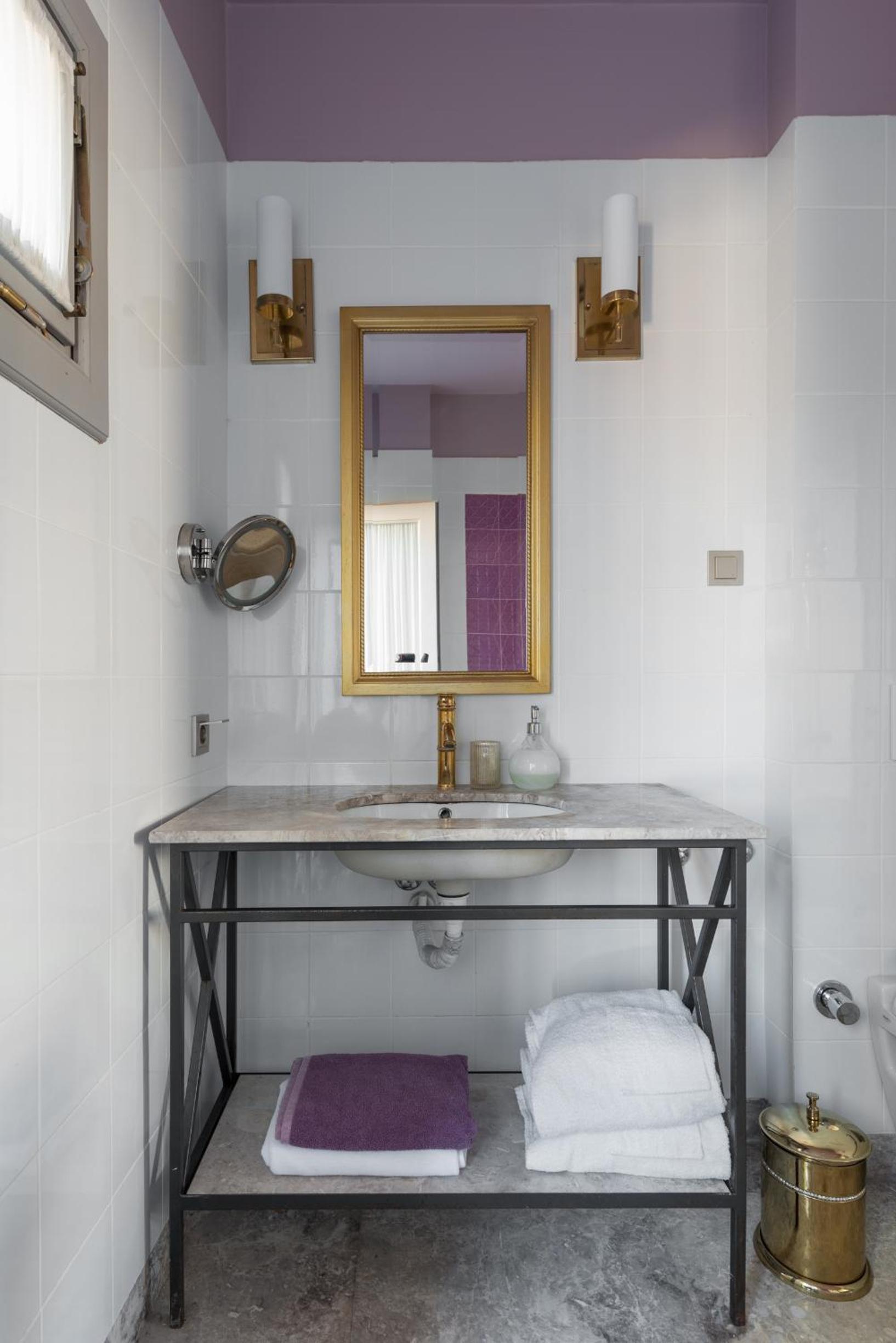 Delight Deluxe Hotel - Image 149