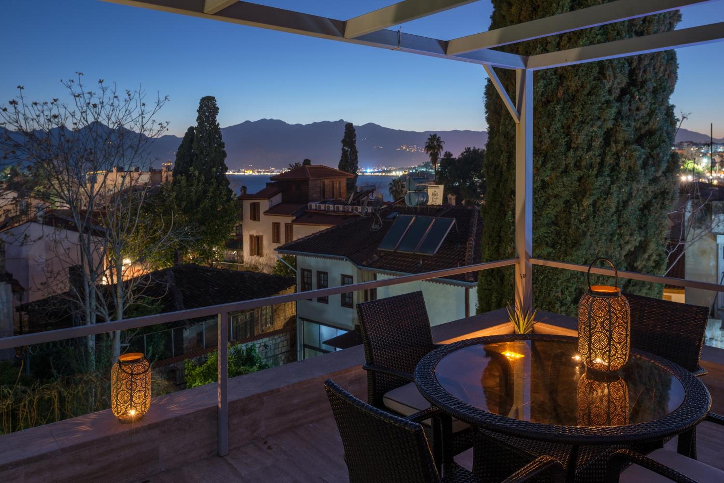 Delight Deluxe Hotel - Image 160