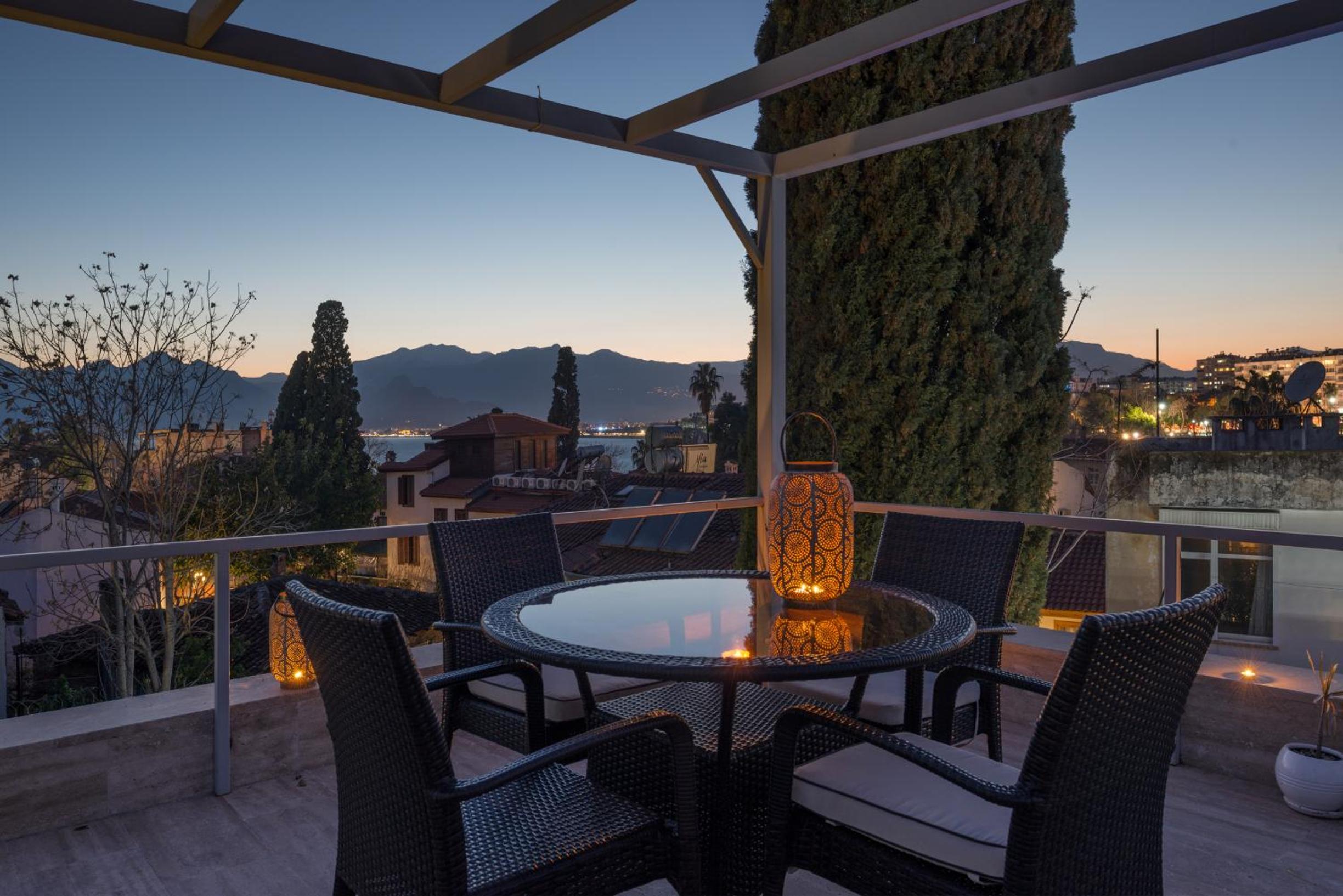 Delight Deluxe Hotel - Image 167