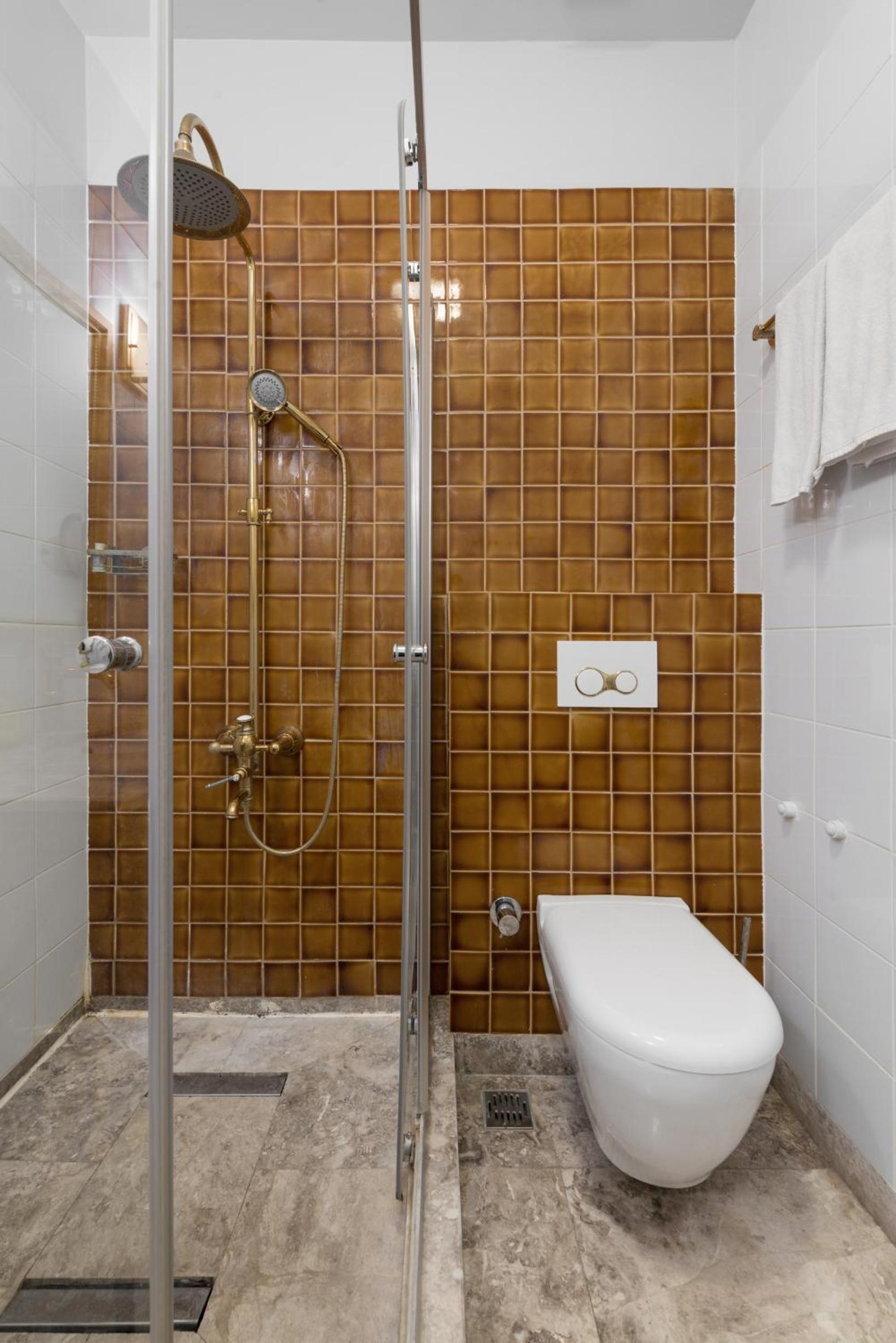 Delight Deluxe Hotel - Image 162