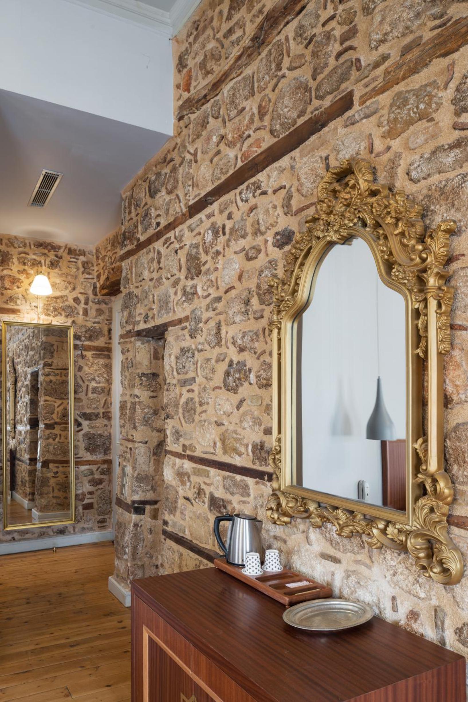 Delight Deluxe Hotel - Image 176