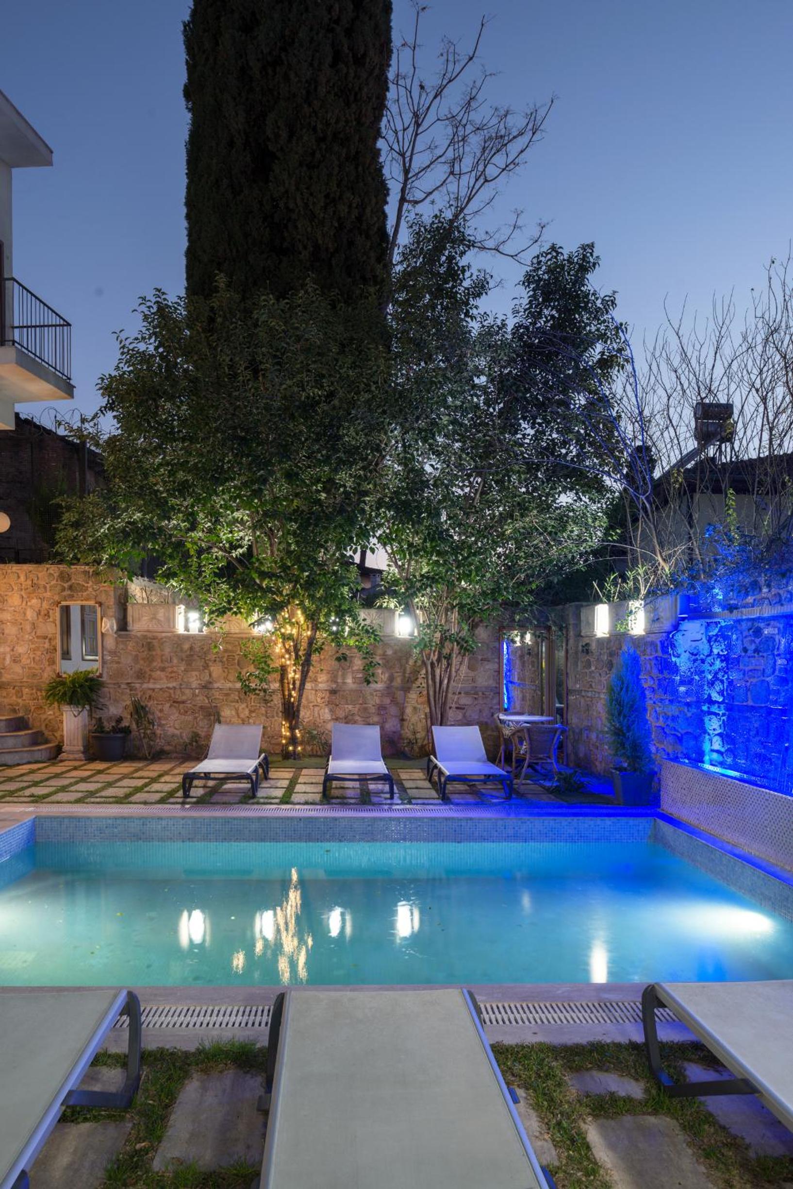 Delight Deluxe Hotel - Image 22