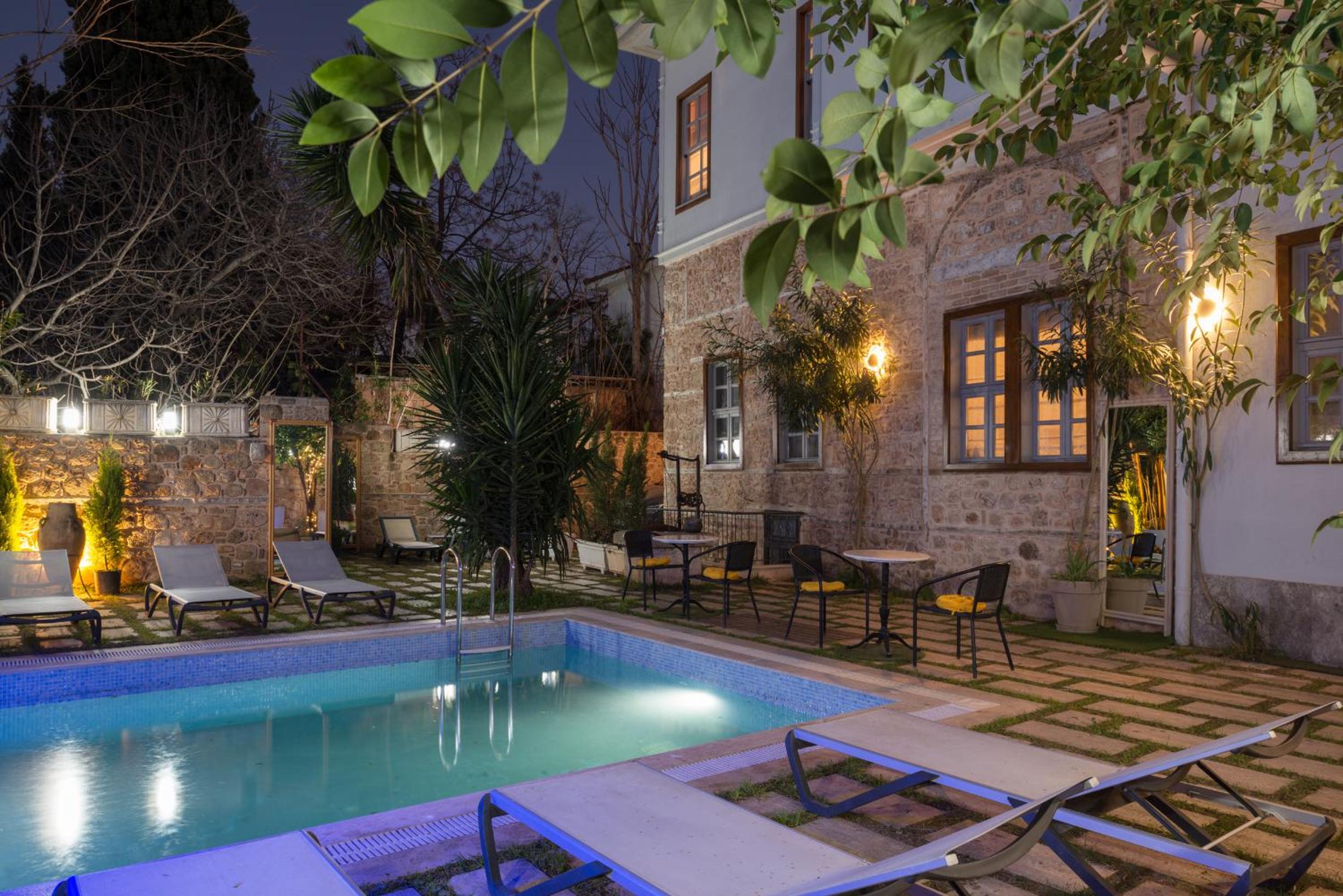 Delight Deluxe Hotel - Image 21