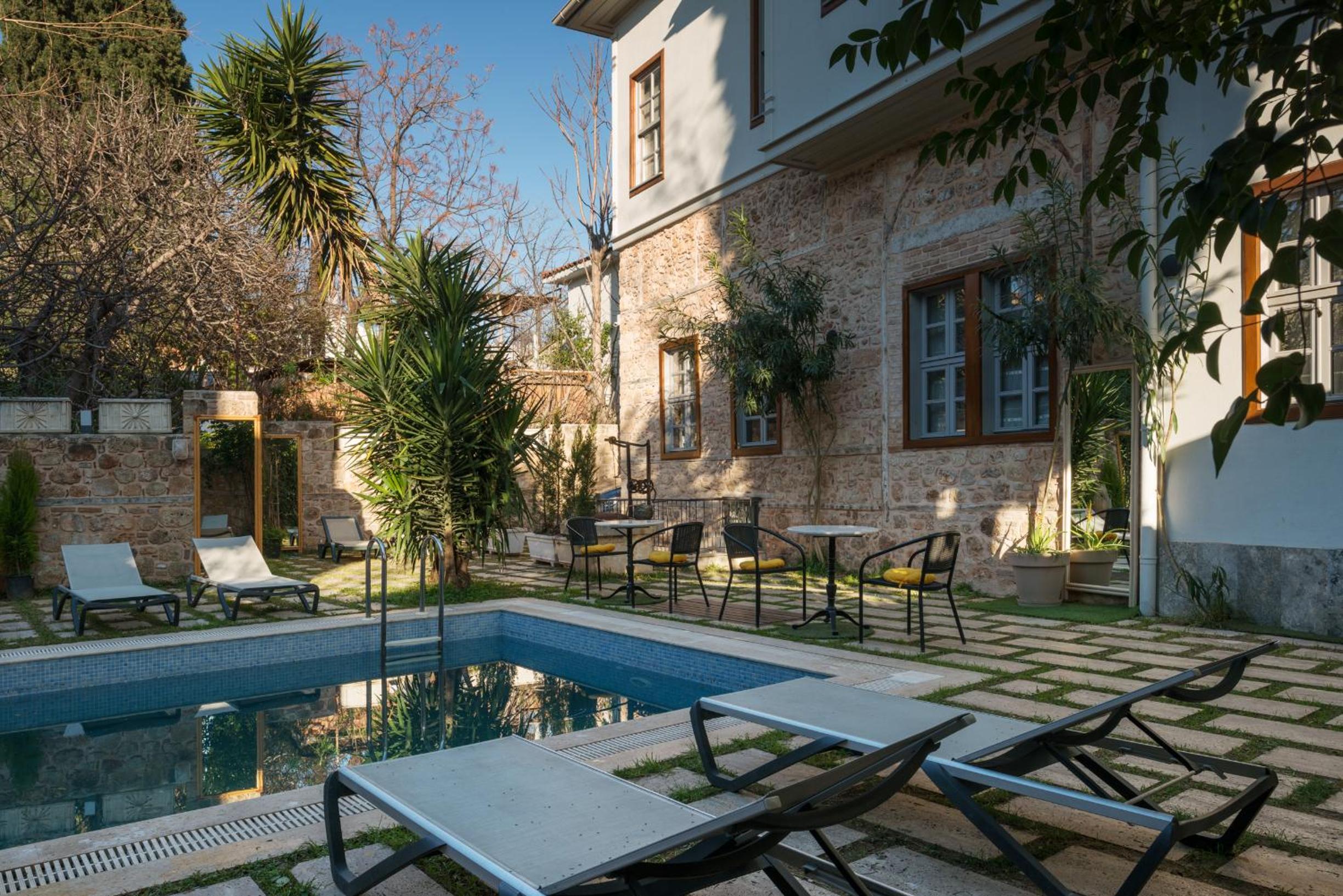 Delight Deluxe Hotel - Image 26