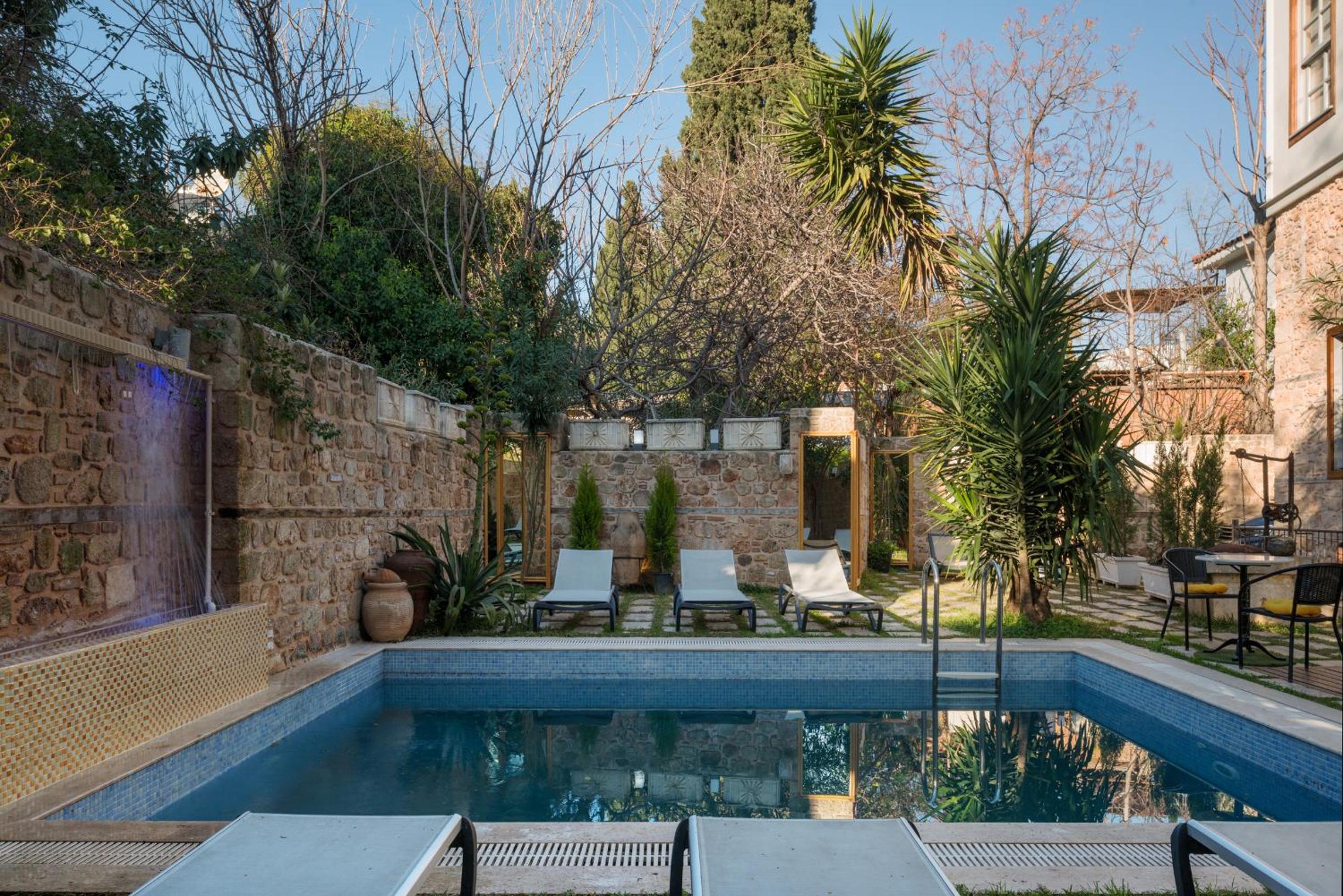 Delight Deluxe Hotel - Image 25