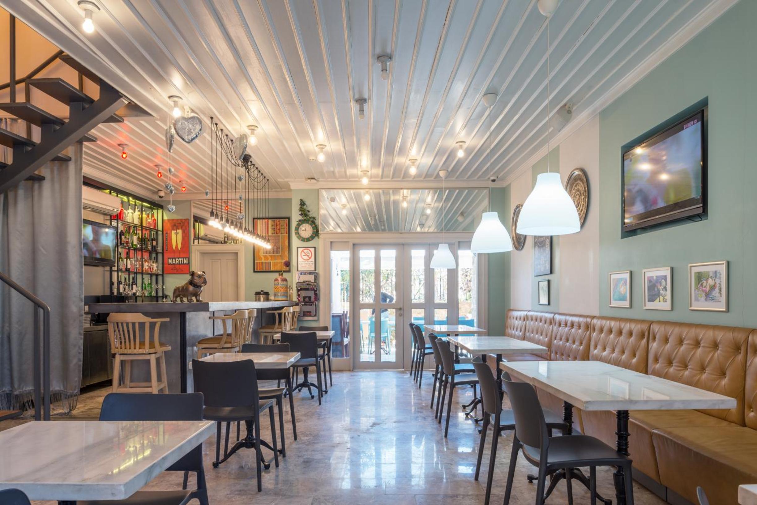 Delight Deluxe Hotel - Image 27