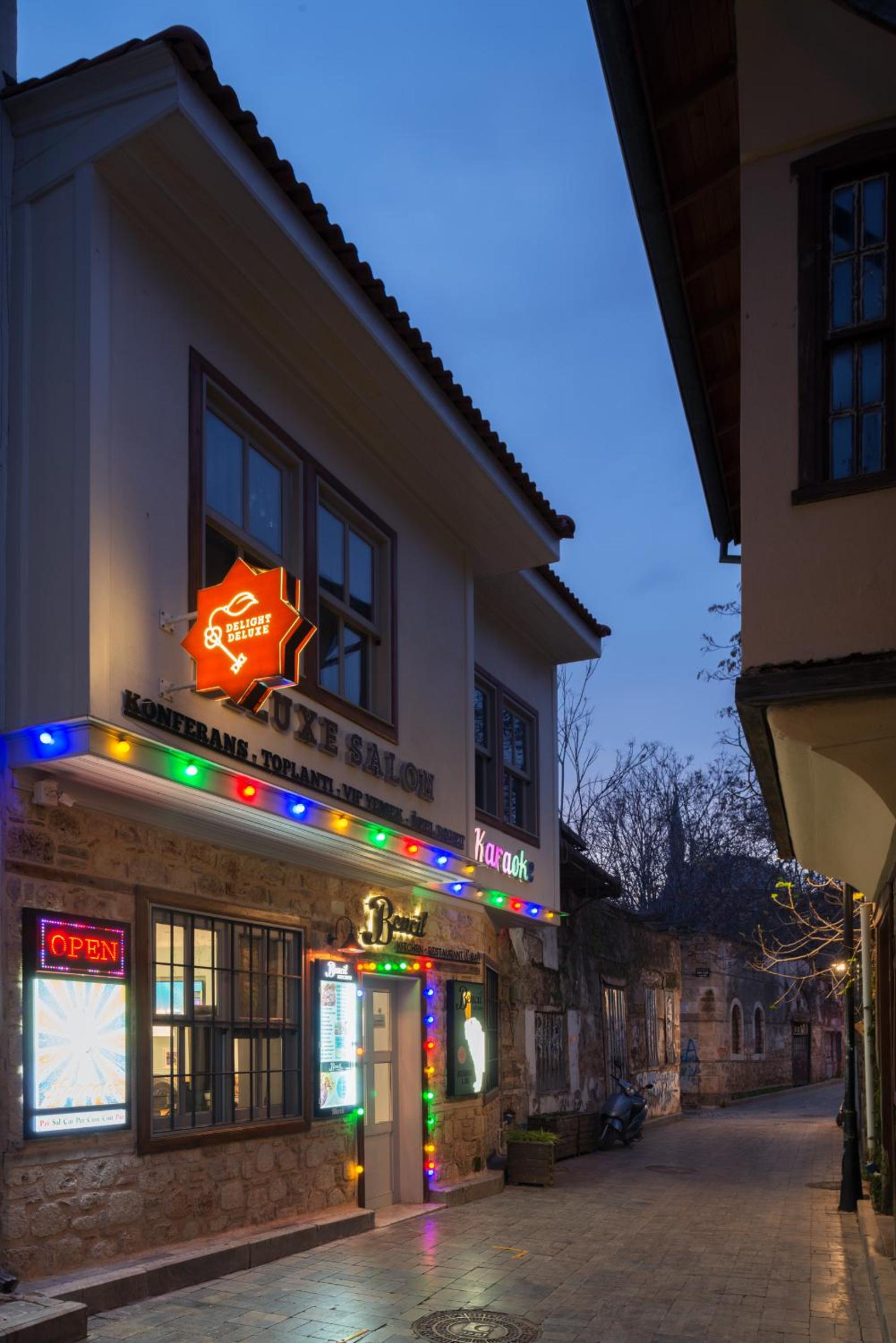 Delight Deluxe Hotel - Image 199