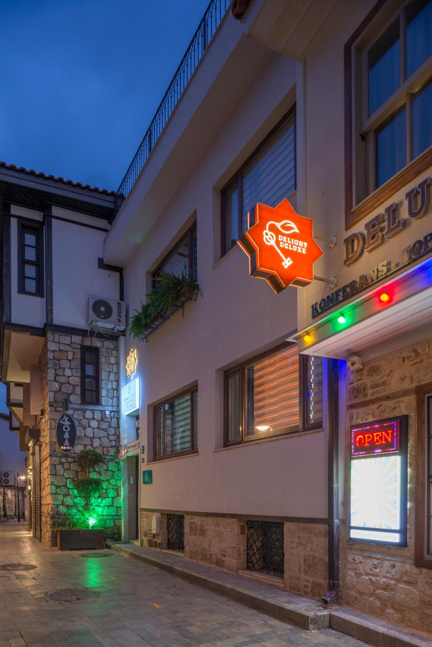 Delight Deluxe Hotel - Image 202