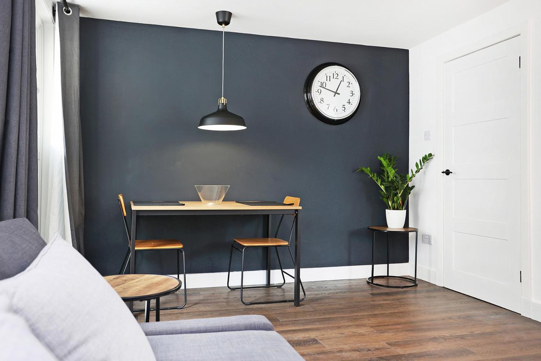 JOIVY Contemporary Royal Mile Apartment with Balcony view 3