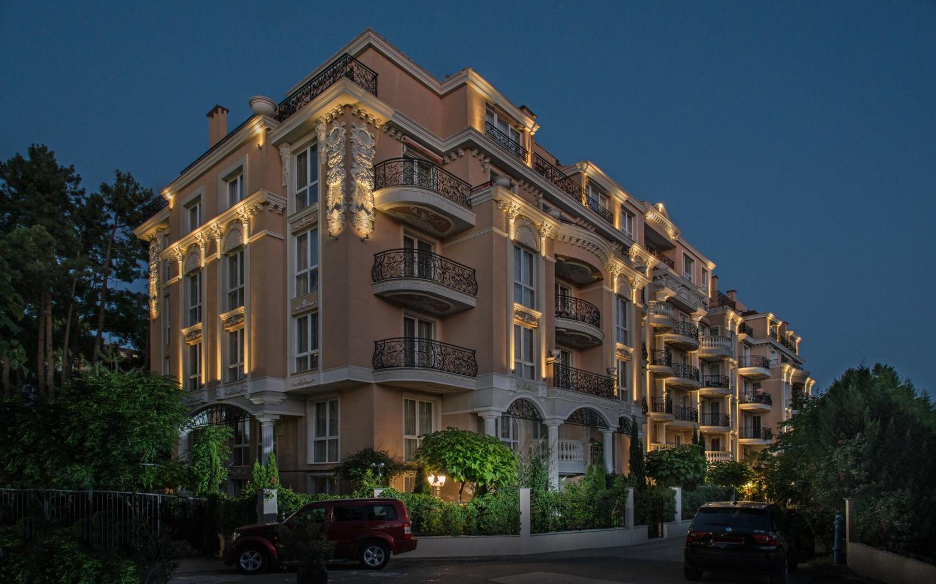Venera & Anastasia Palace Apartments
