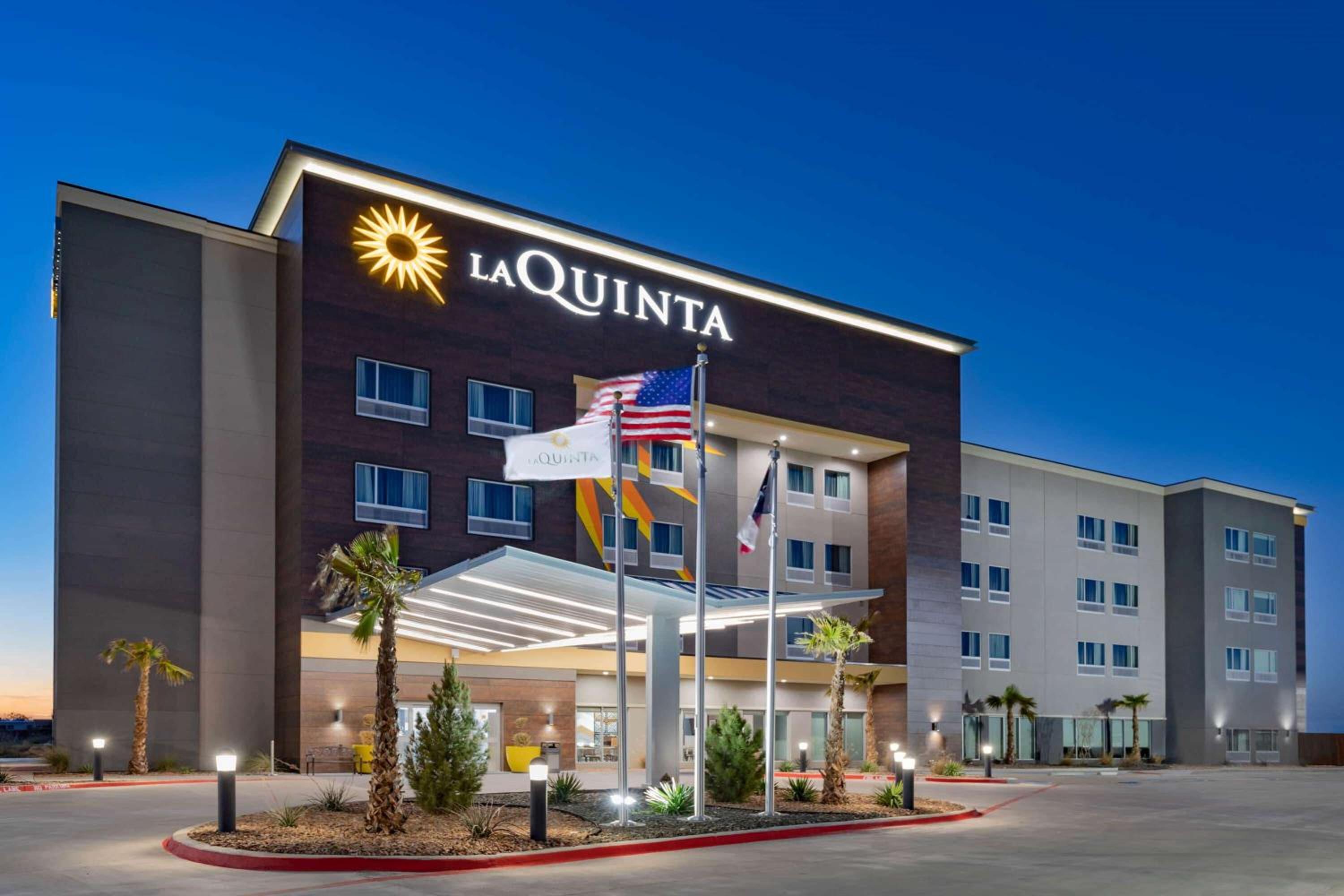 Fort Stockton Vacations - La Quinta Inn  Suites by Wyndham Fort Stockton Northeast - Property Image 3