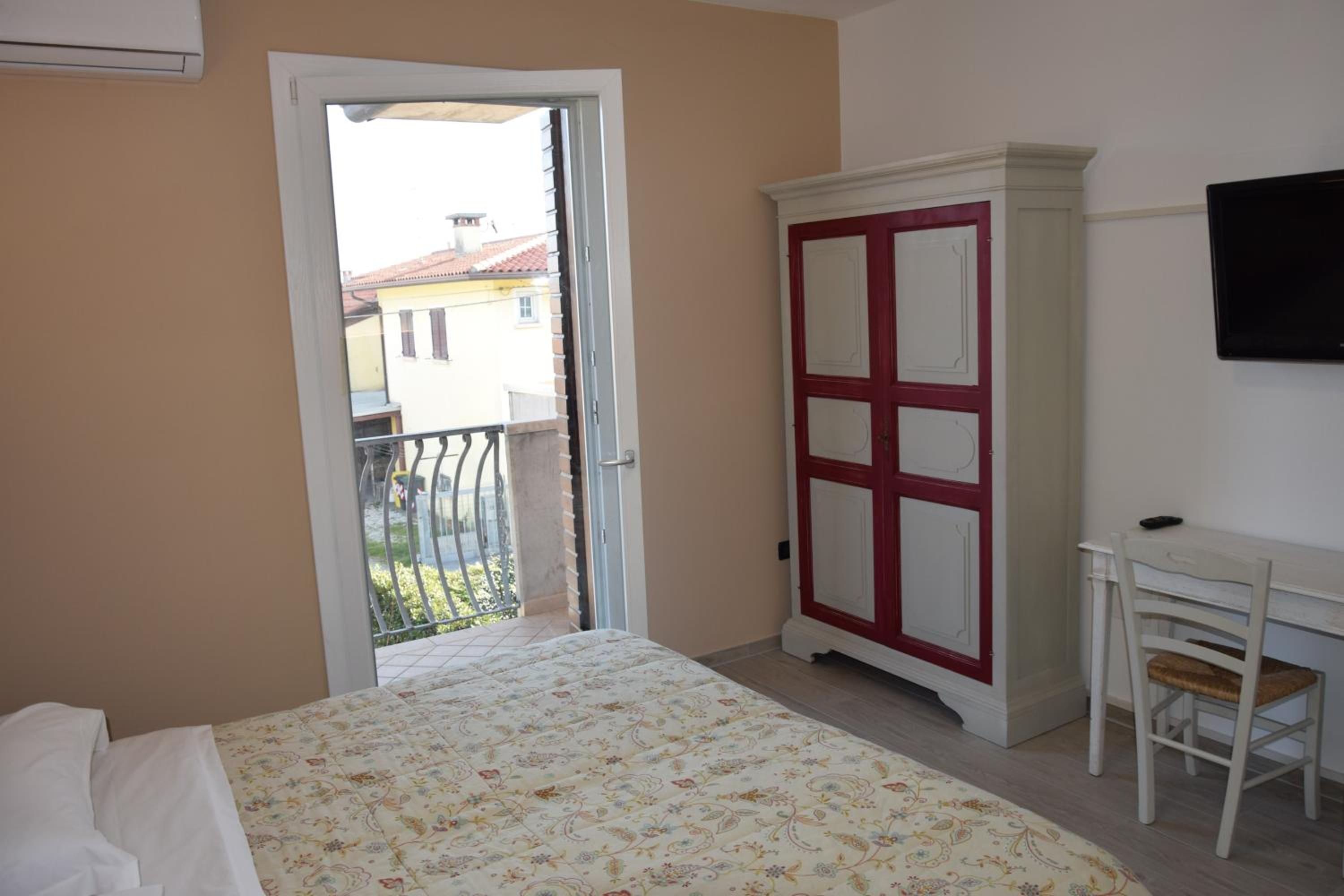 Cozy apartment in Romano D'ezzelino 45 m² with secured garden photo 3