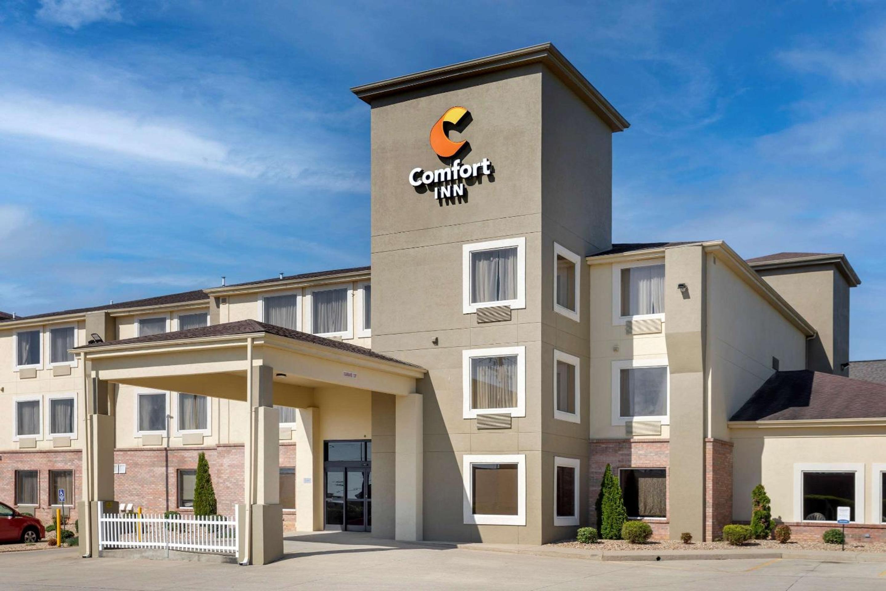 Somerset Vacations - Comfort Inn - Property Image 1