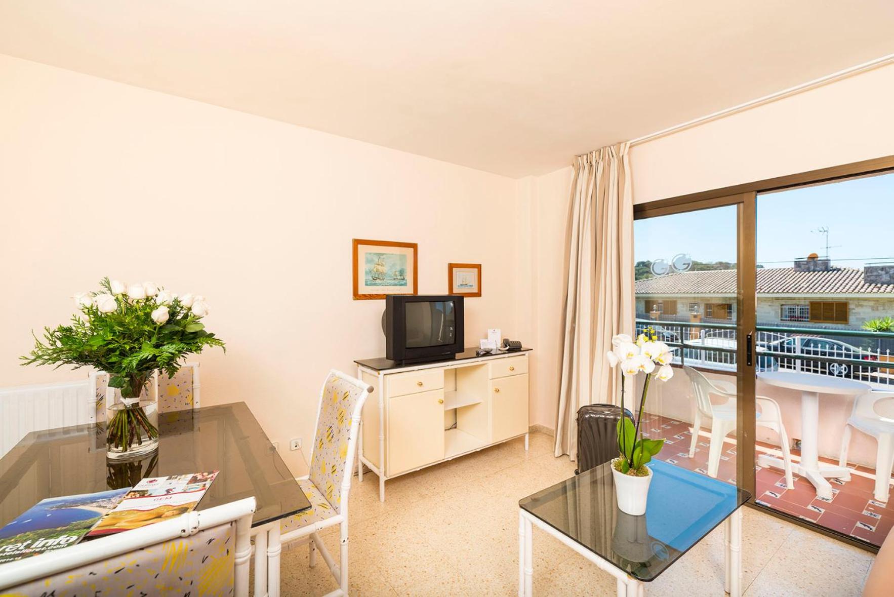 Apartamentos Guitart — photo 16