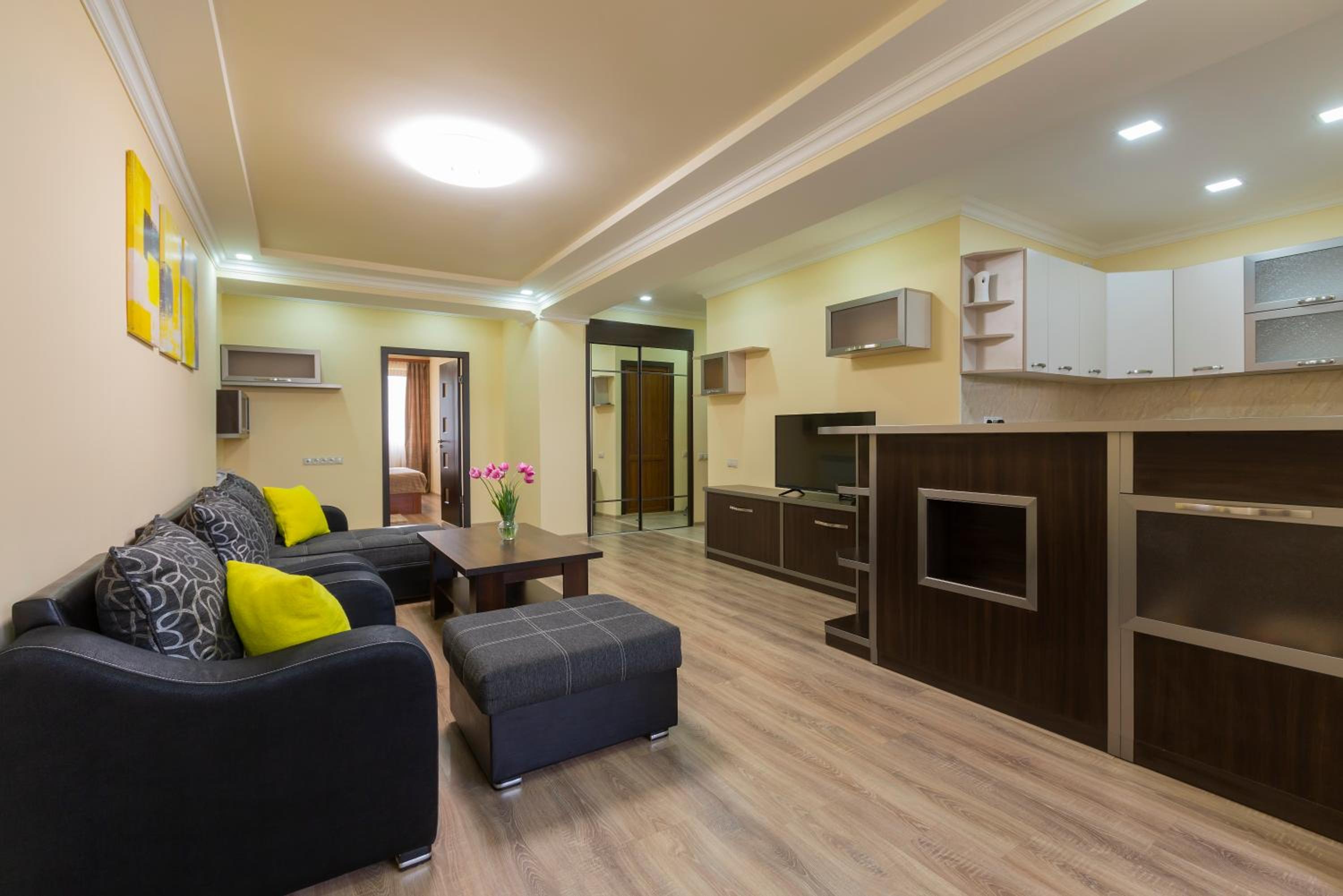Umba Apartment N5 - balcony and Mount Ararat view