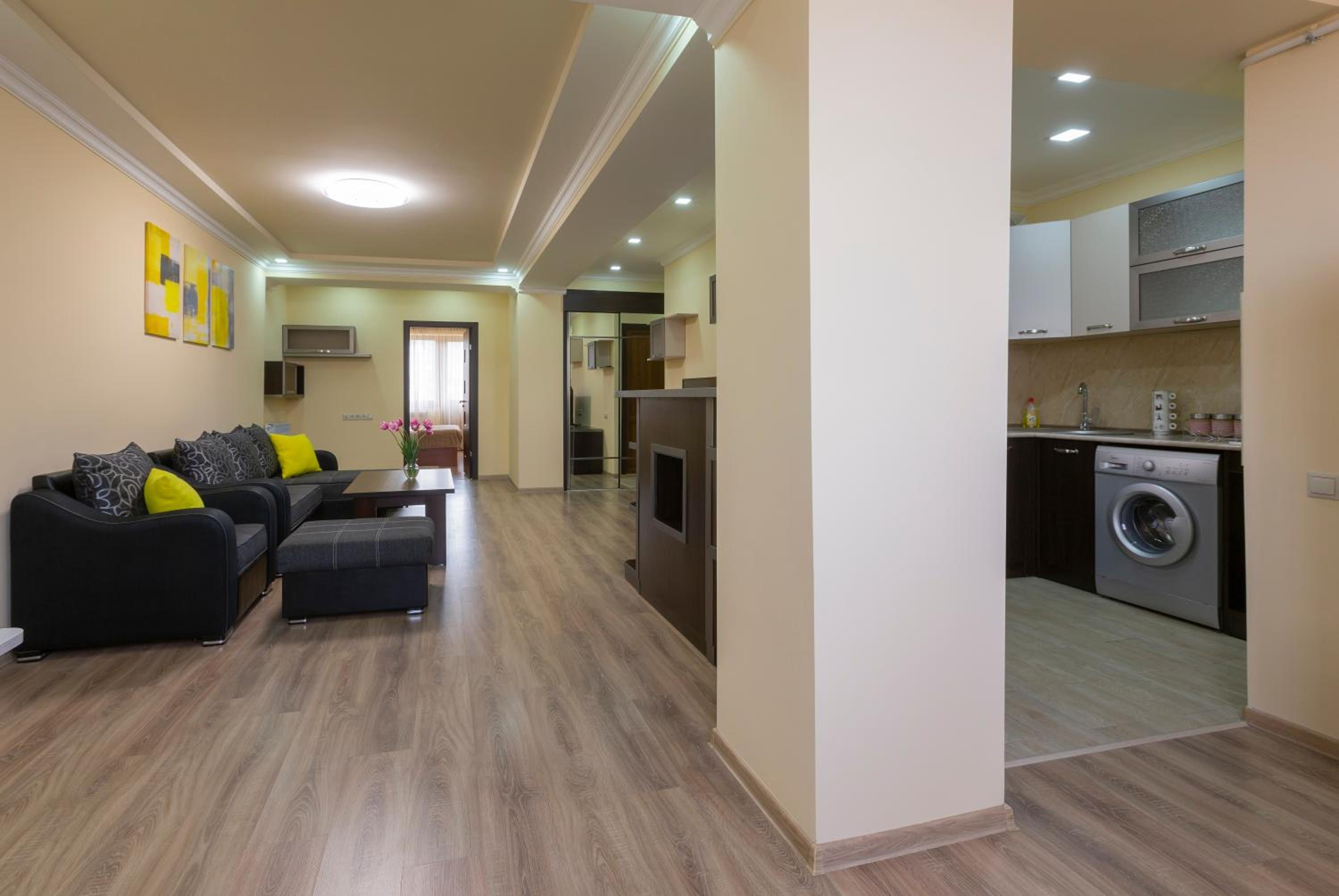 Umba Apartment N5 - balcony and Mount Ararat view