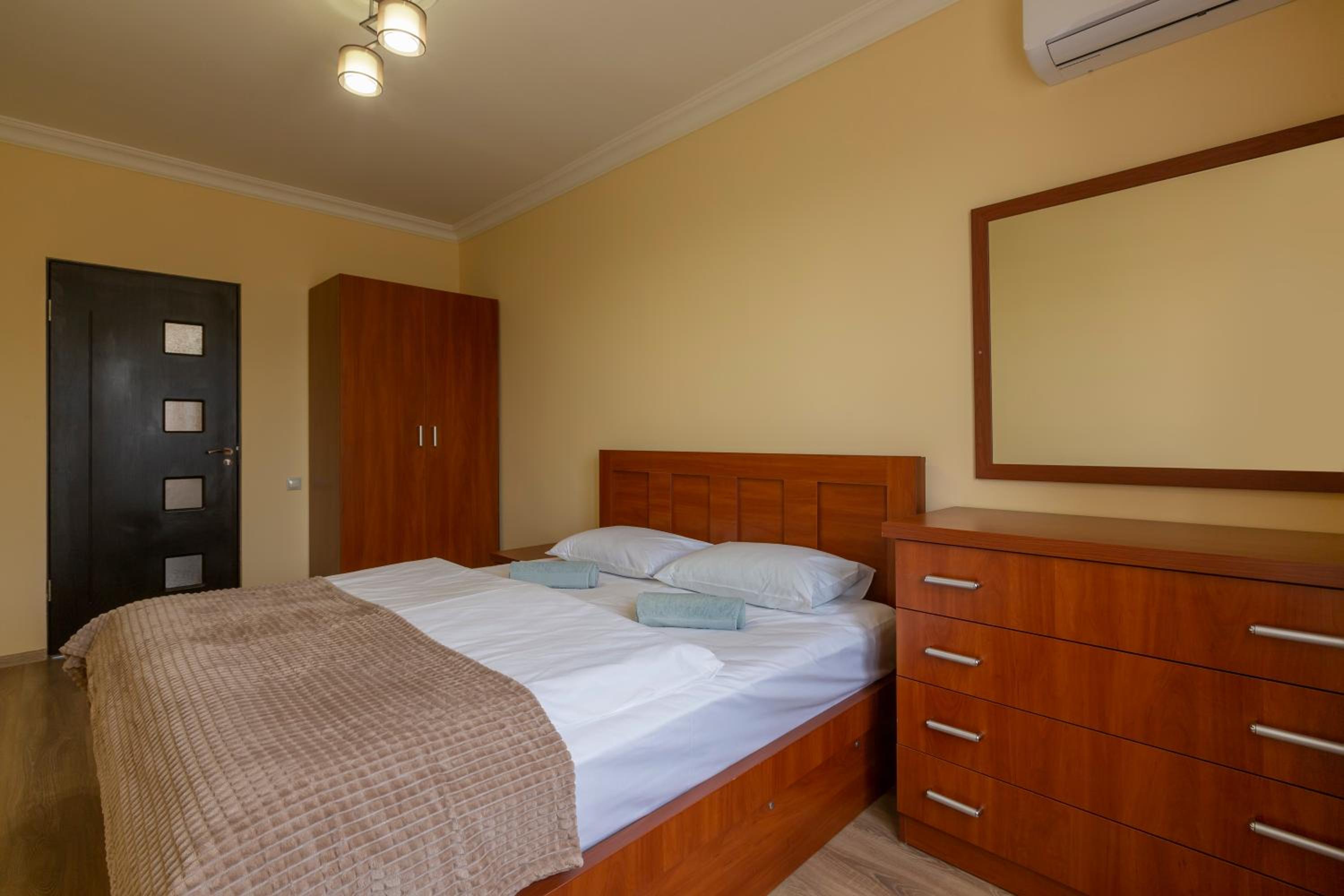 Umba Apartment N5 - balcony and Mount Ararat view