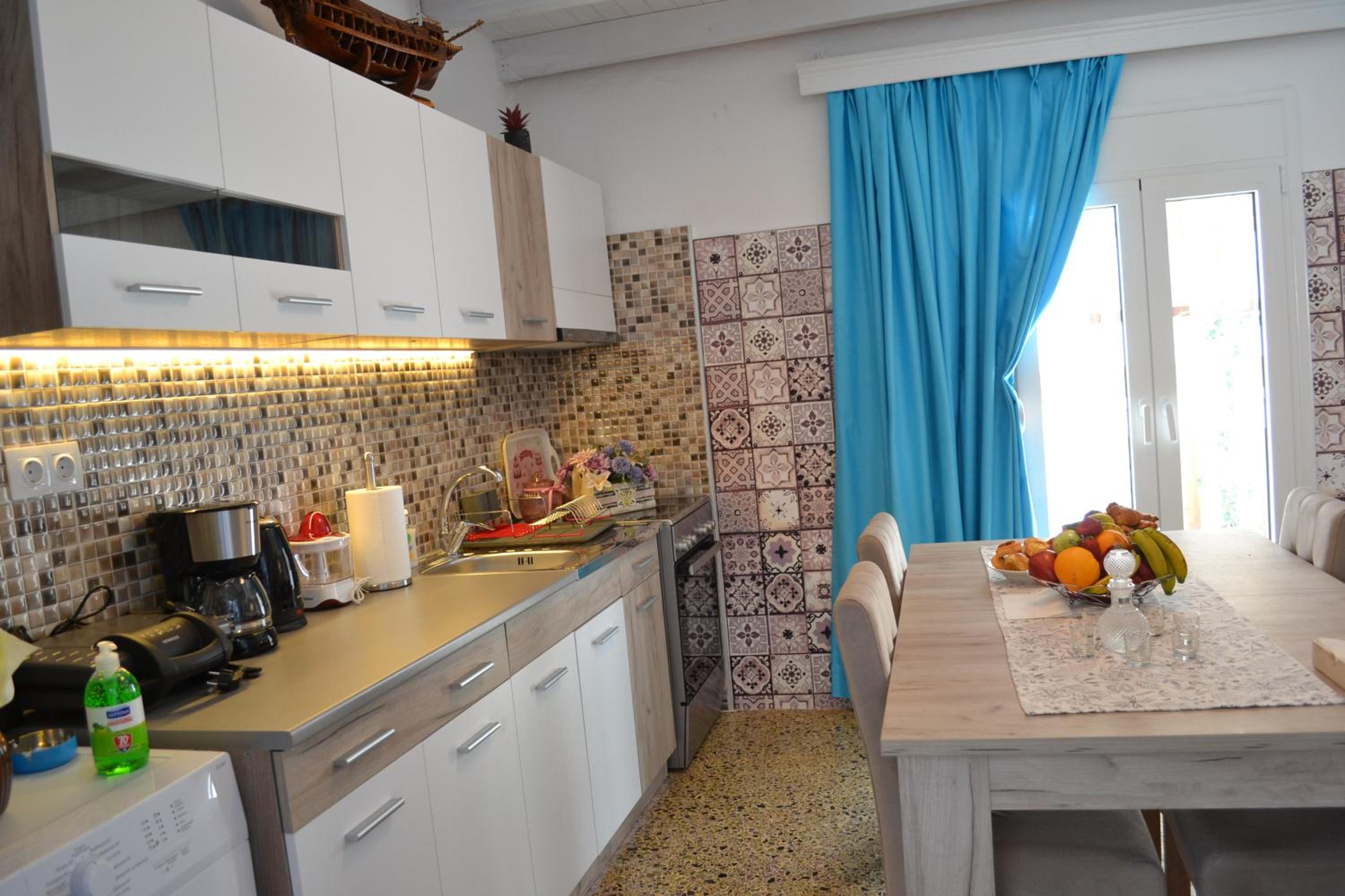 Michalis Captain Home view 3